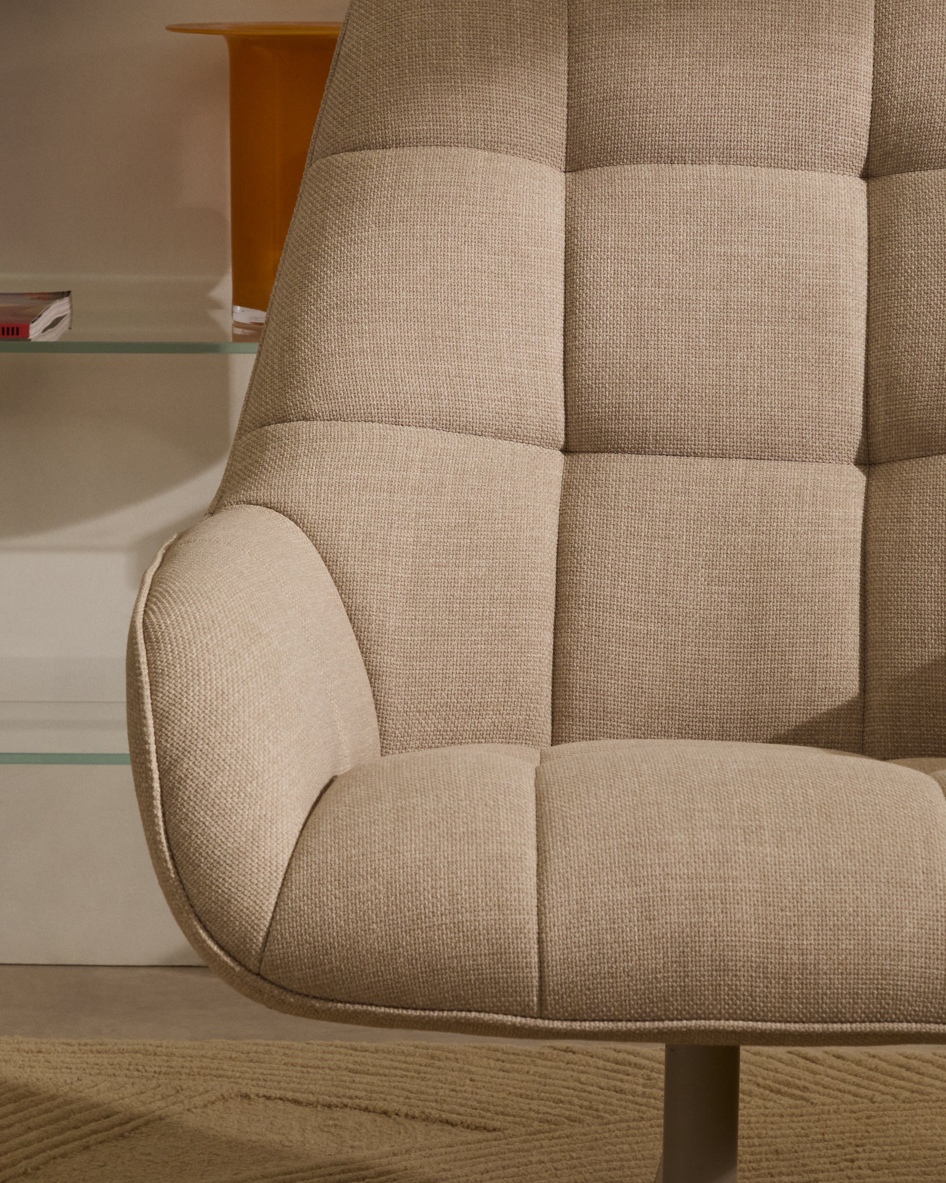 Jaspe beige swivel armchair with grey-finished metal, FSC 100% - Lifestyle