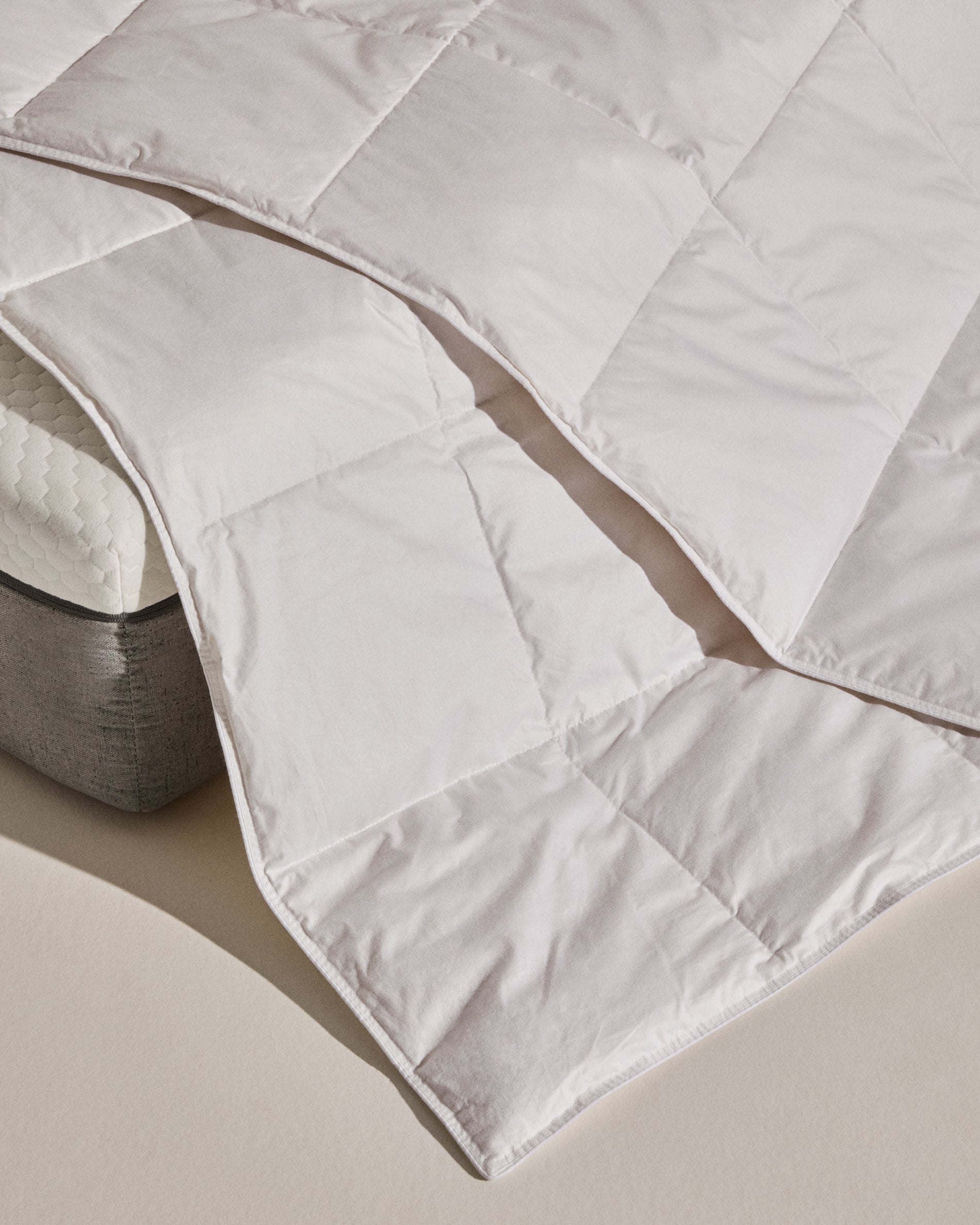 Atra 70% down and 30% feathers duvet for 80 / 90 cm bed made in Spain - Lifestyle