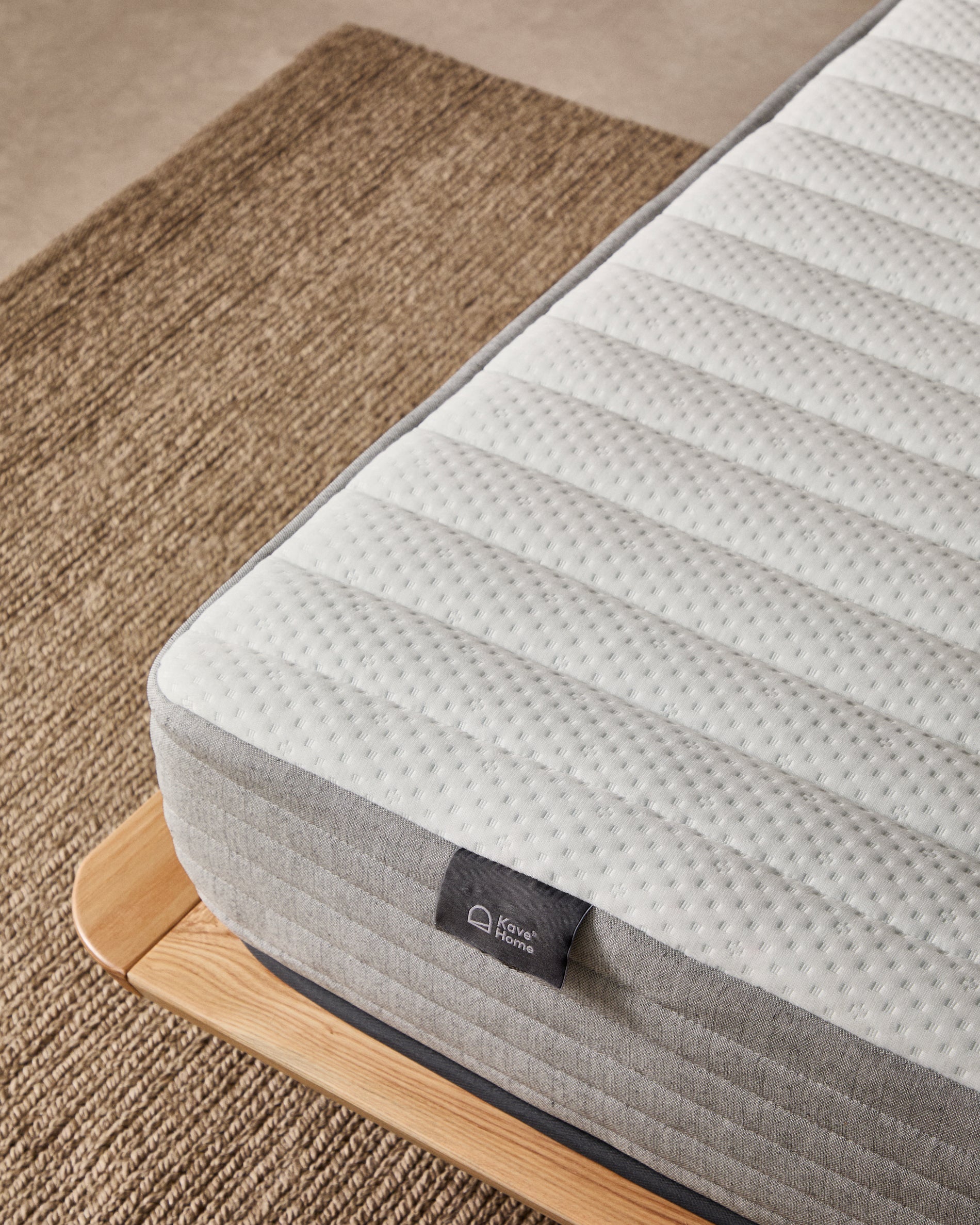 Juno mattress with pocket springs 160 x 200 cm - Lifestyle