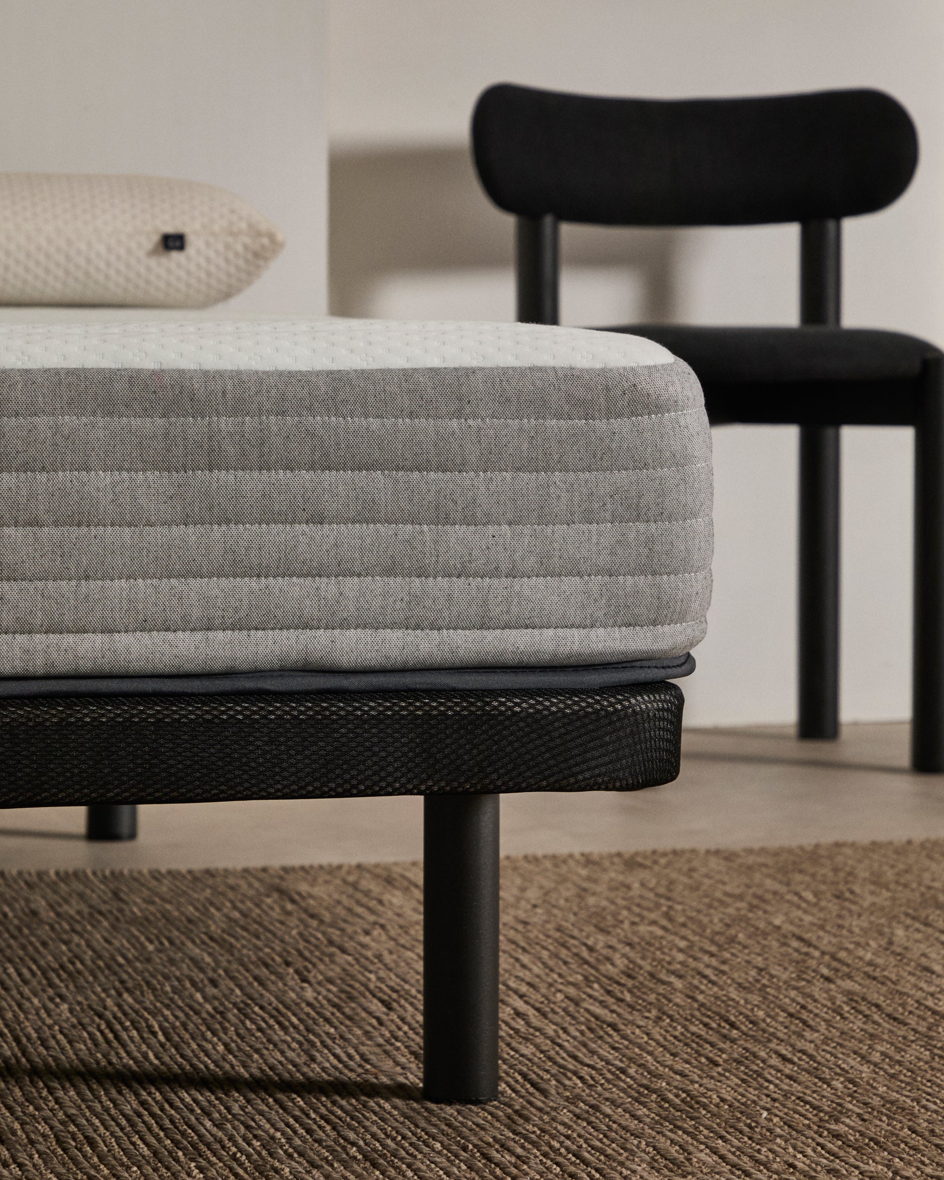 Under base upholstered with 3D fabric for 150 x 200cm mattress - Lifestyle