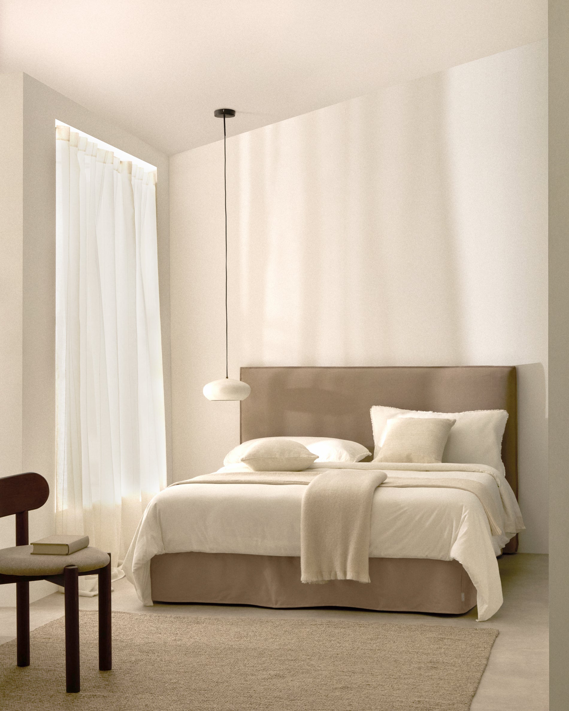 Jaira bed with removable linen and cotton cover in taupe for a 180 x 200 cm FSC Mix Credit mattress - Lifestyle