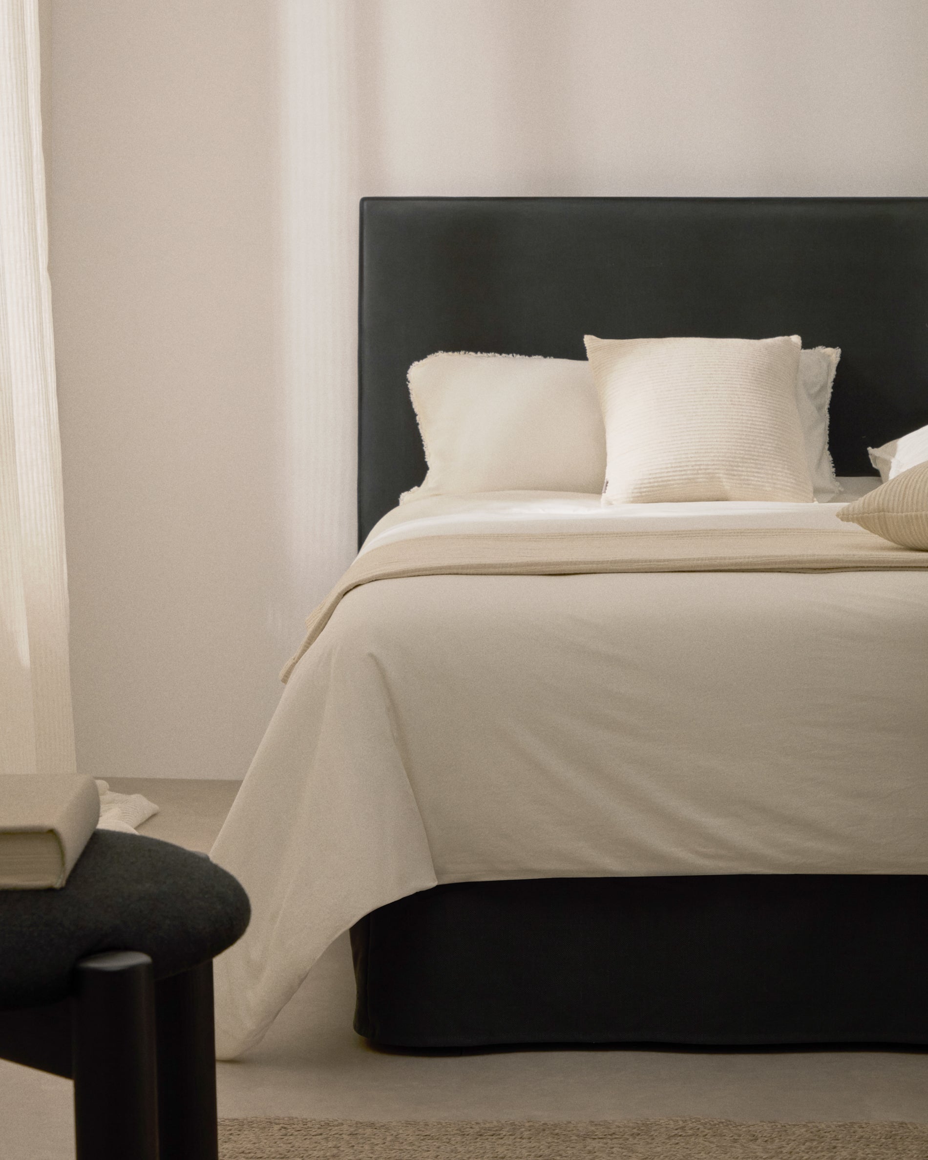Anthracite grey linen and cotton Jaira bed base cover for a 90 x 200 cm mattress - Lifestyle