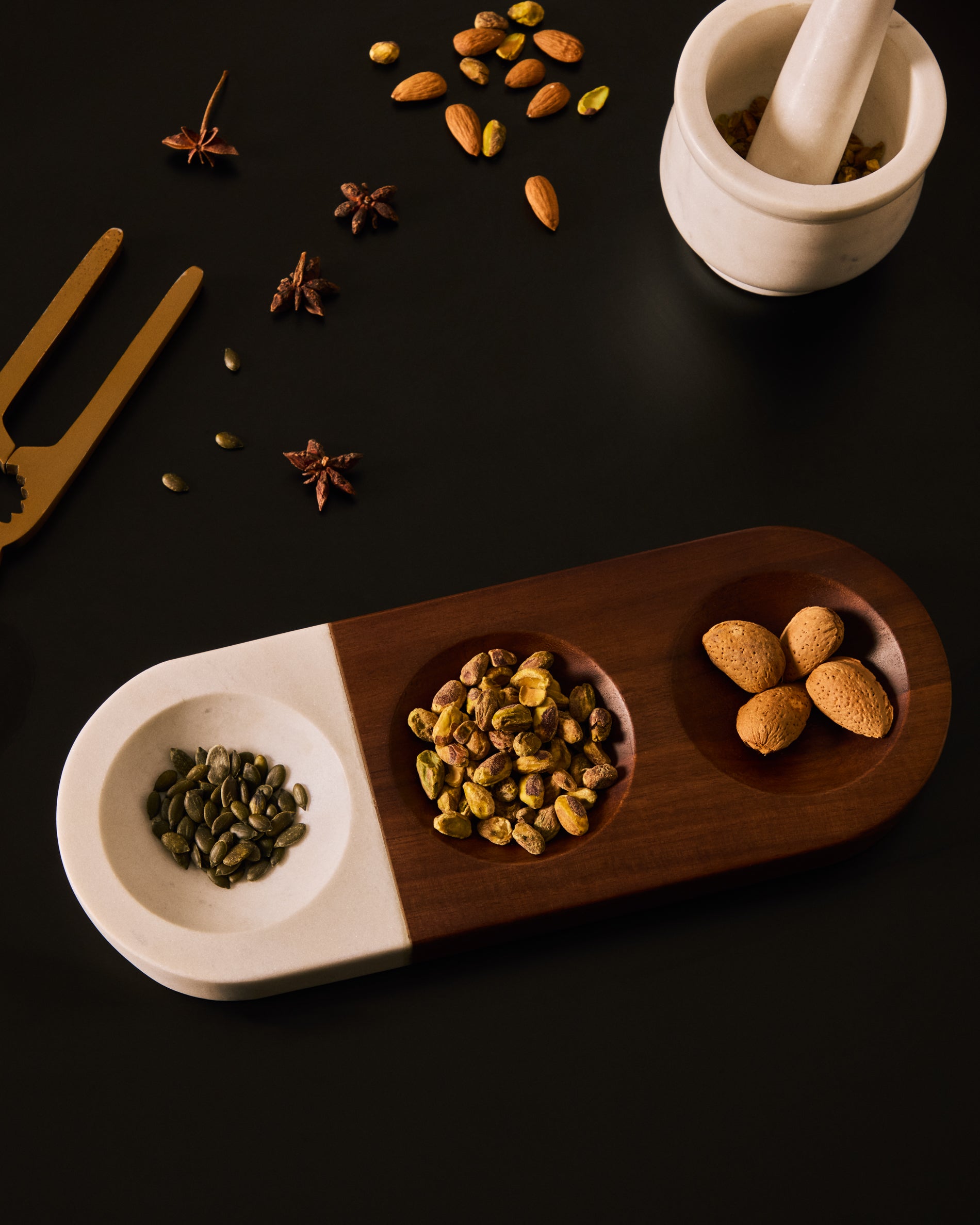 Tori serving dish for snacks made of acacia wood and white marble FSC 100% - Lifestyle