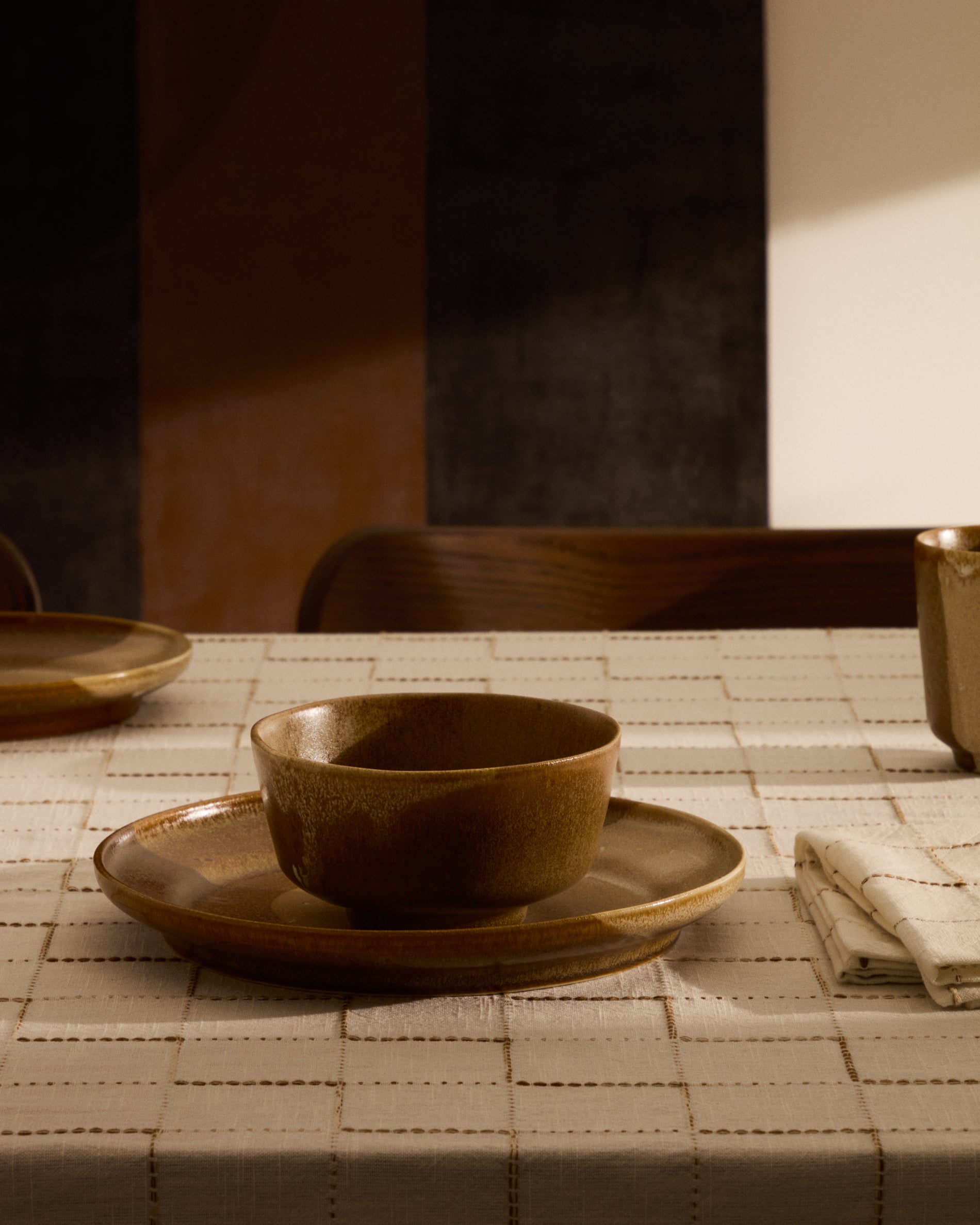Brown ceramic Nagoli bowl - Lifestyle