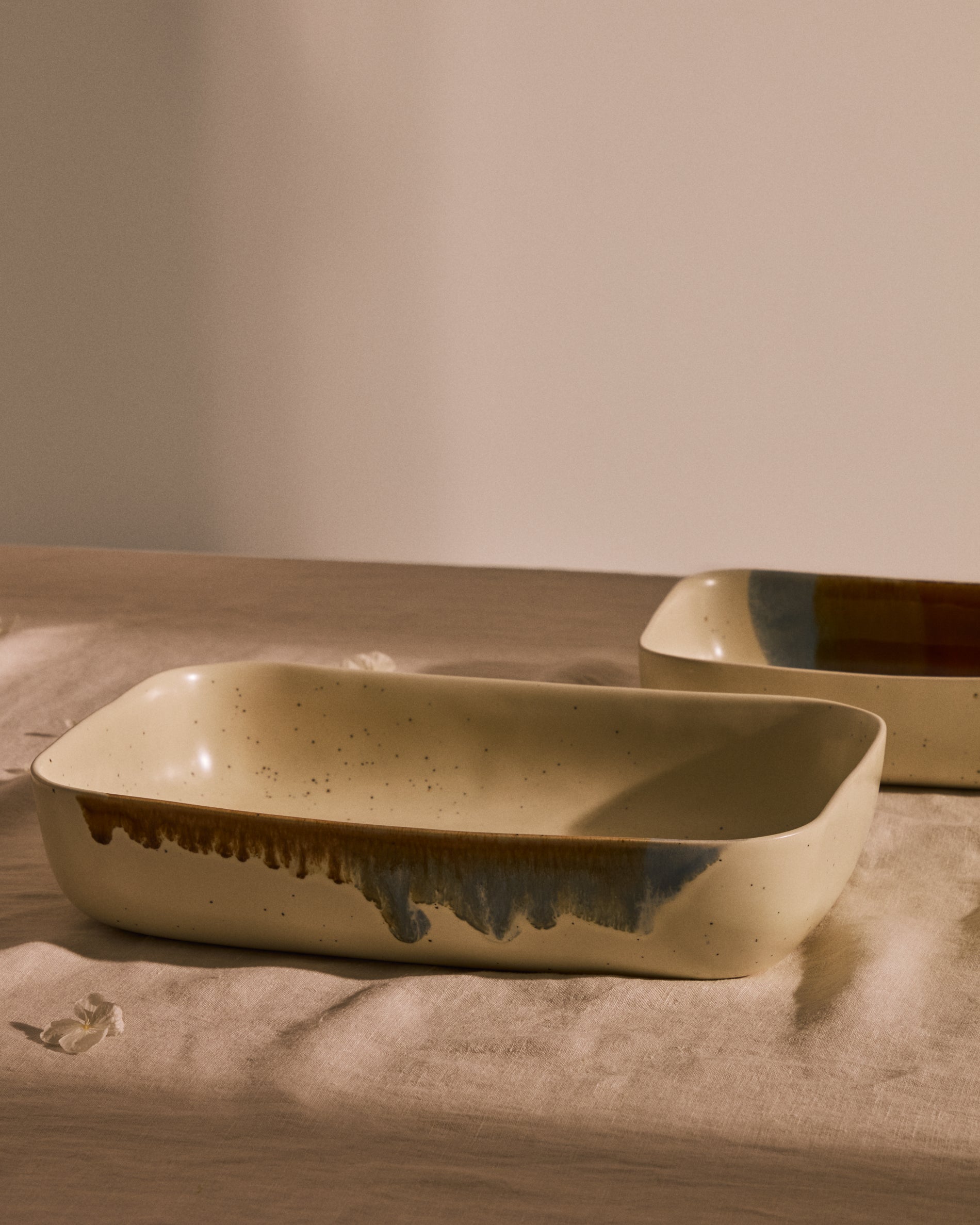 Small multicoloured ceramic Miglo oven dish - Lifestyle