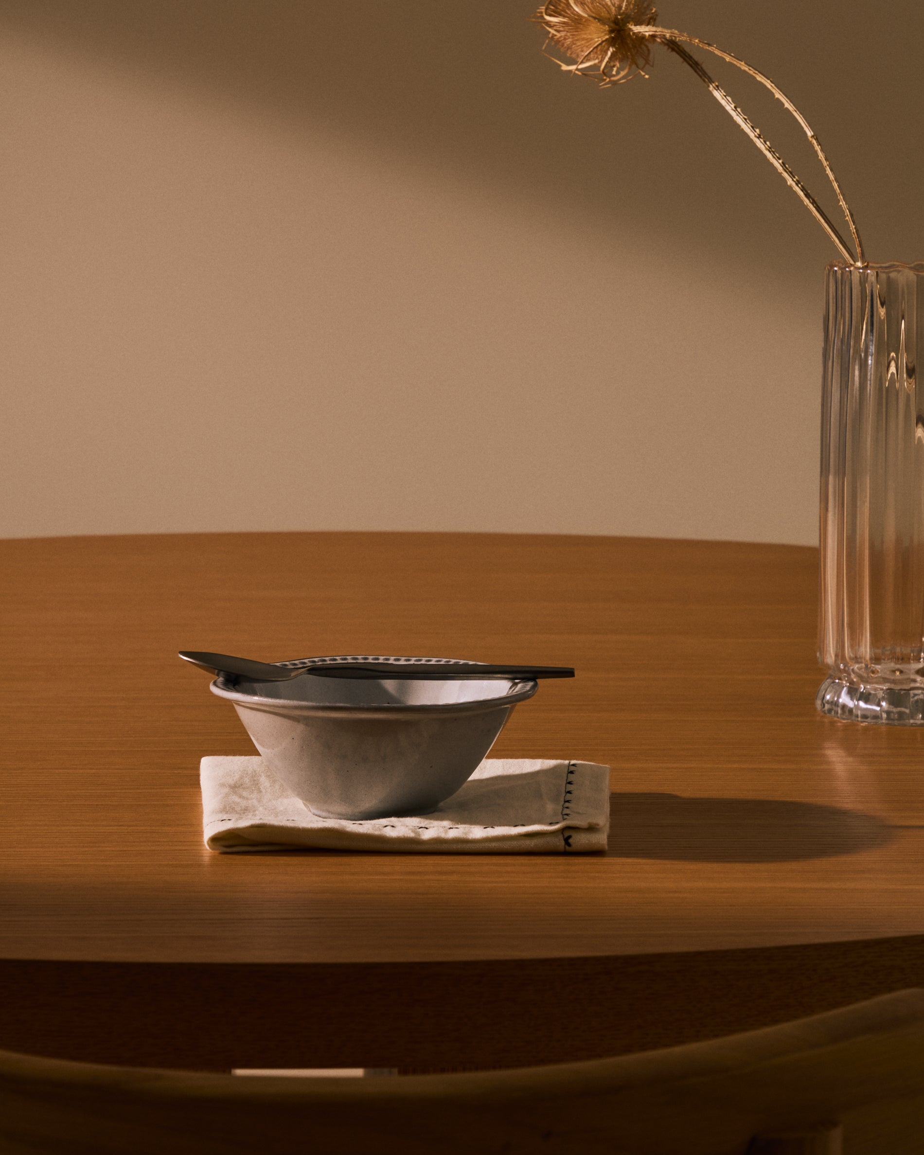 Blue ceramic Dovec bowl - Lifestyle