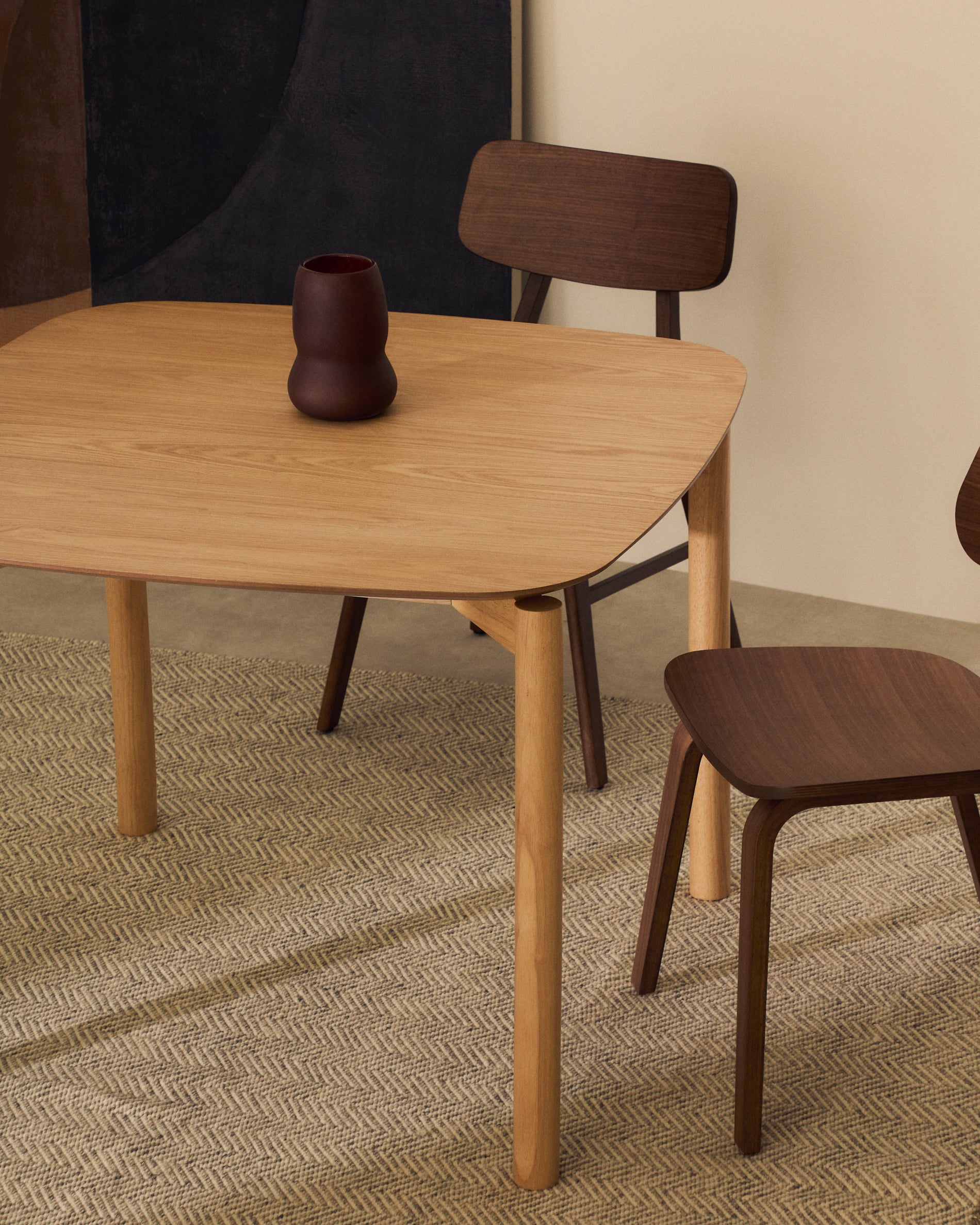 Indara square table in ash veneer with natural finish 100 x 100 cm - Lifestyle
