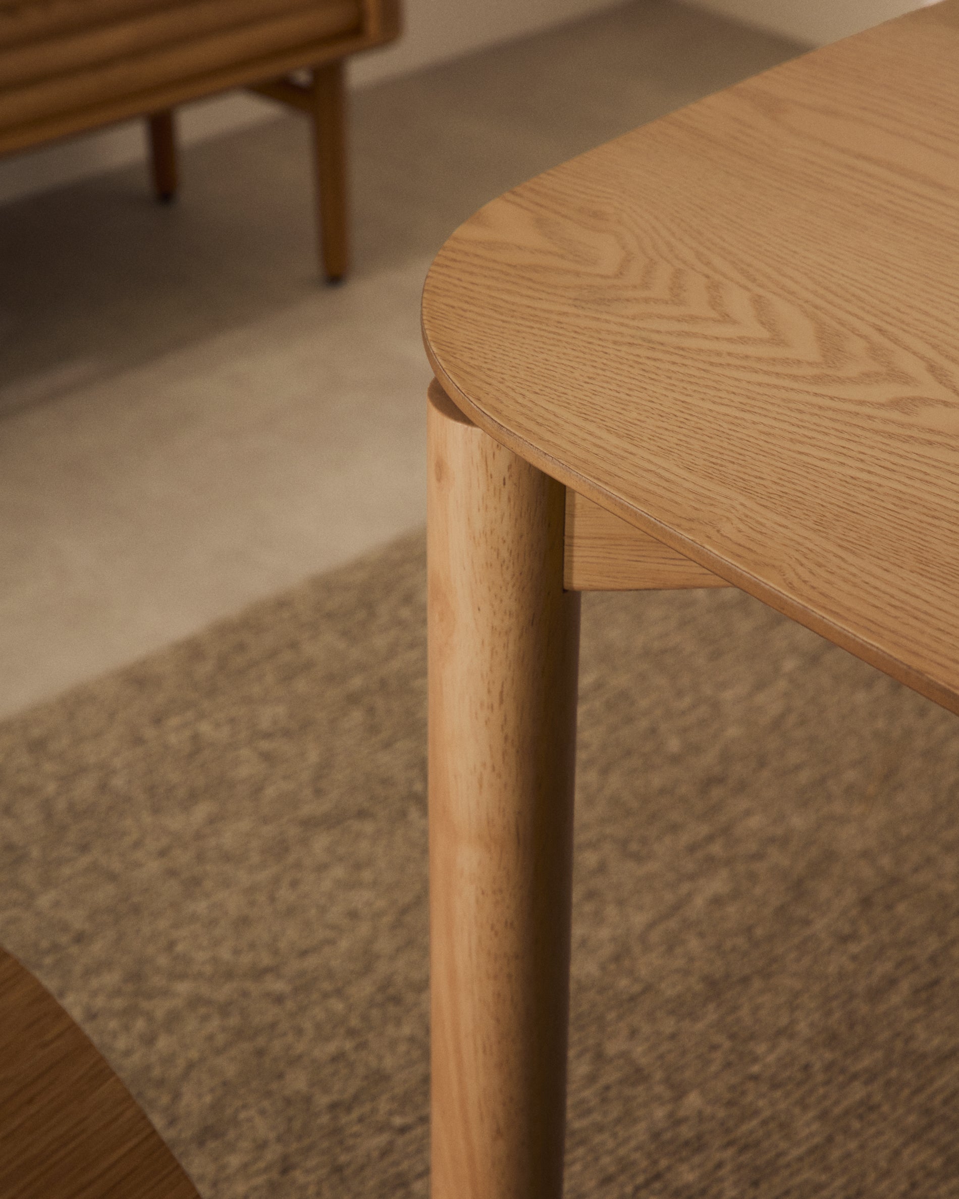 Indara table in ash veneer with natural finish 160 x 90 cm - Lifestyle