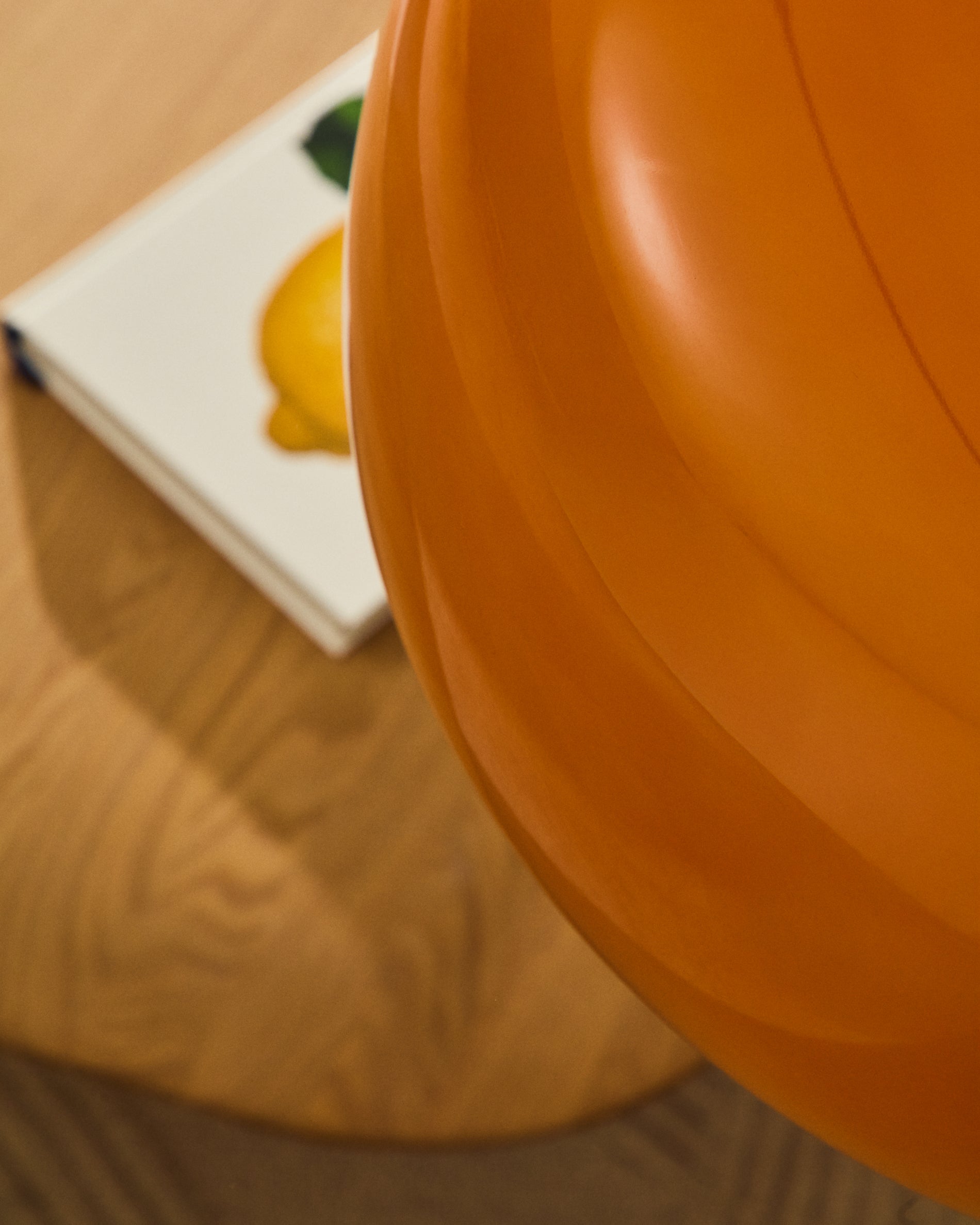 Reig orange glass ceiling lamp, Ø 38 cm - Lifestyle