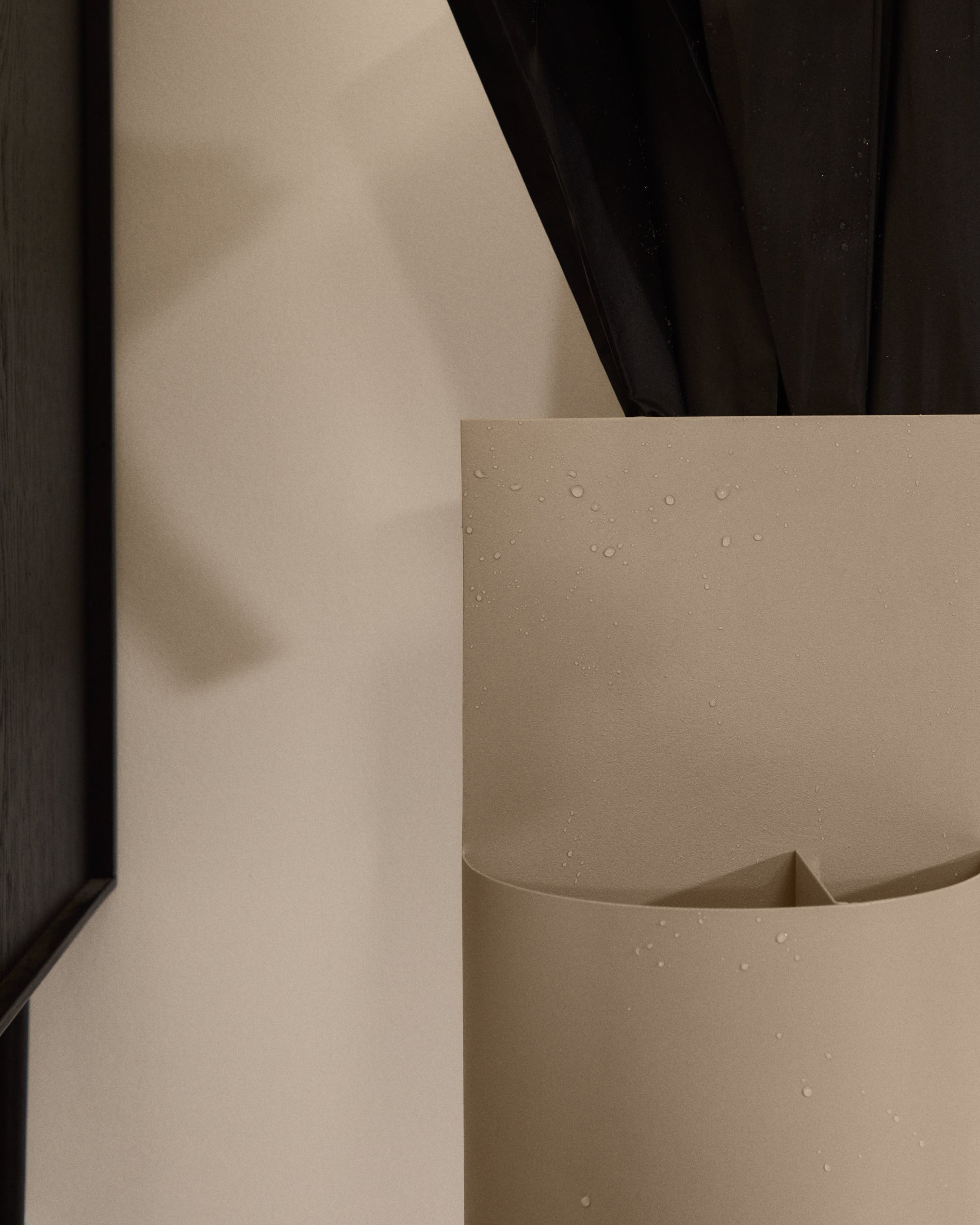Atin beige metal small umbrella stand - Lifestyle