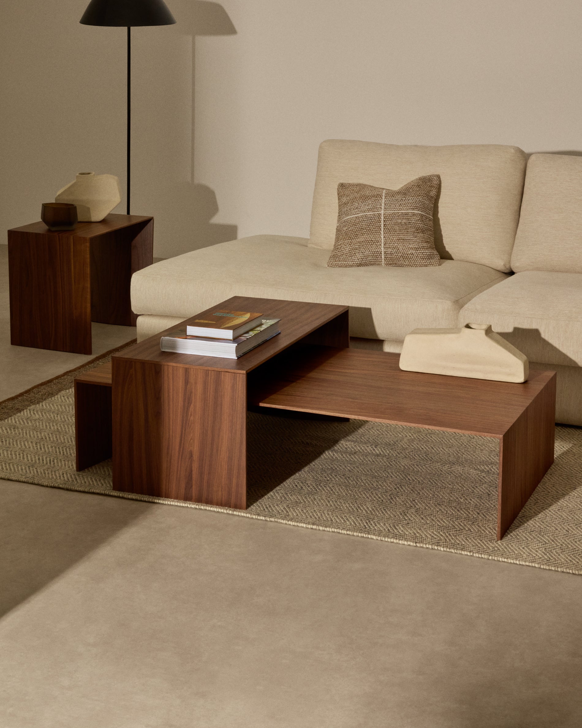 Litto walnut veneer coffee table, 140 x 70 cm - Lifestyle