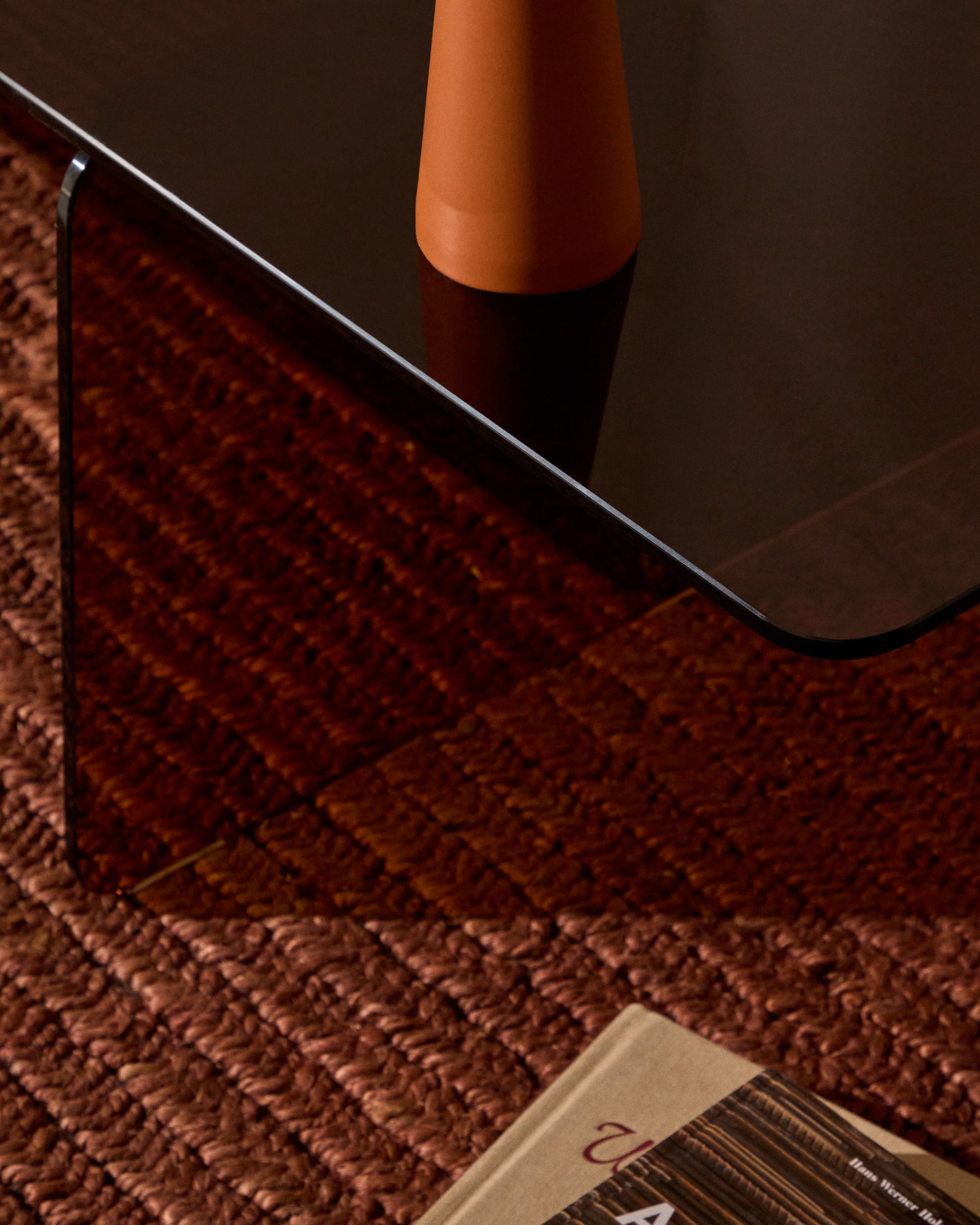 Zaren brown, tempered-glass coffee table, 120 x 60 cm - Lifestyle