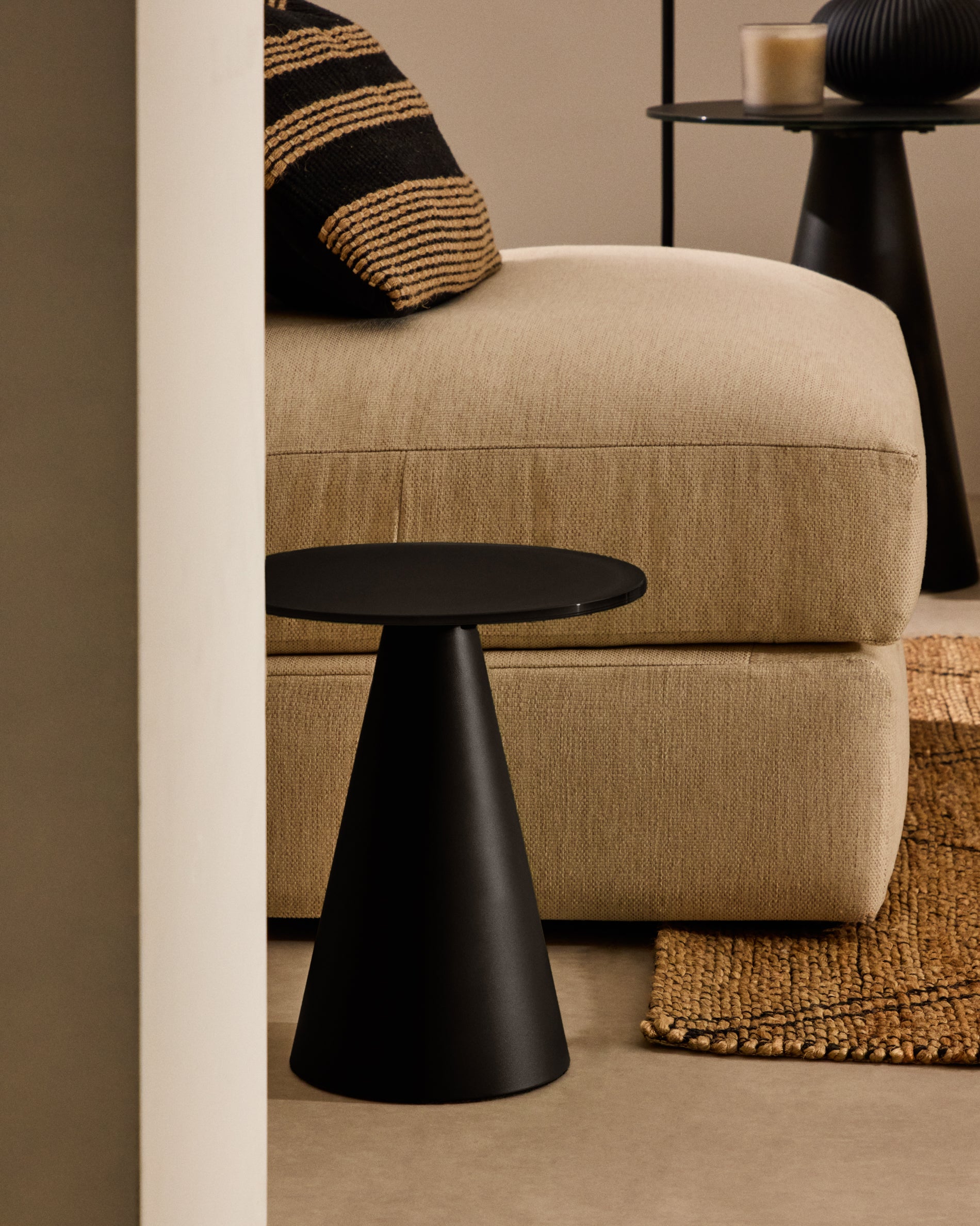 Wilshire side table with frosted tempered glass and steel with matt black painted finish Ø30cm - Lifestyle