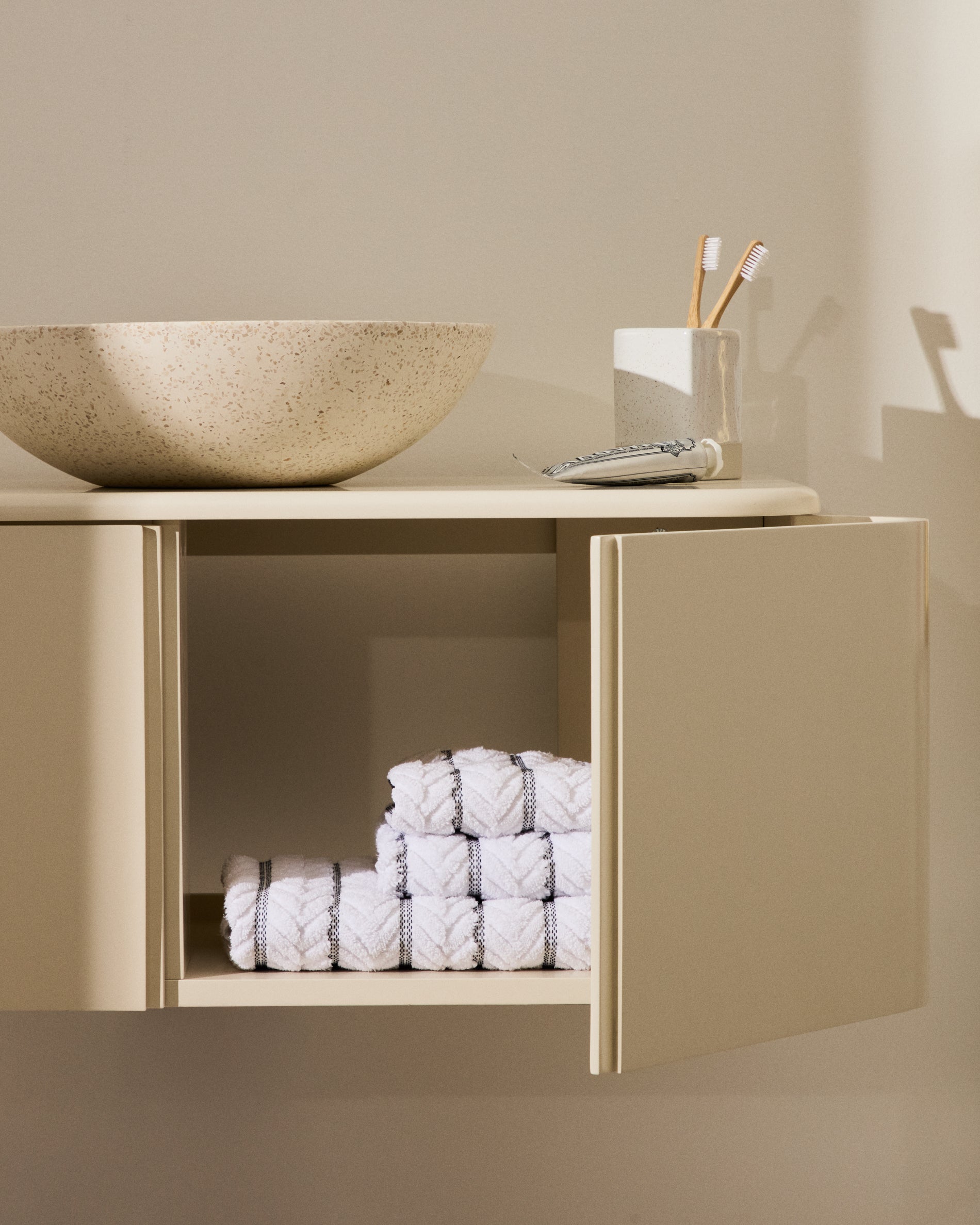 Salaya bathroom furniture in lacquered beige ash laminated plywood 90 x 45 cm - Lifestyle