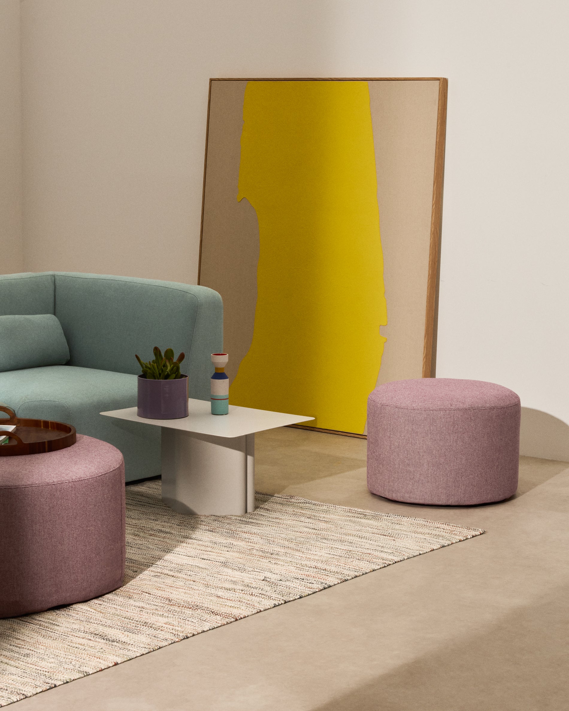 Kaeli purple footrest with removable cover Ø60cm - Lifestyle