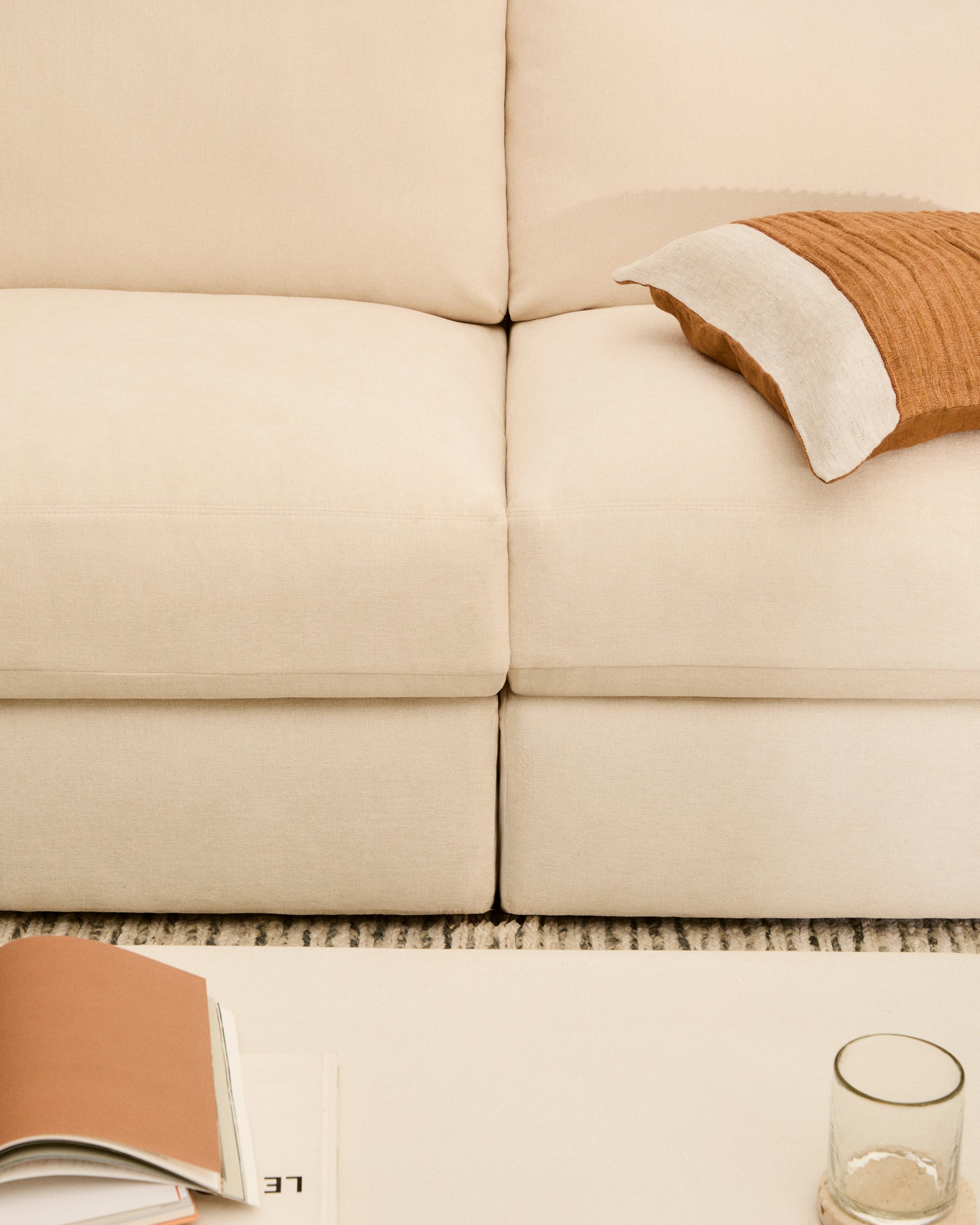 Alea ecru chenille 4-seater modular sofa with right chaise longue and removable cover 310cm - Lifestyle