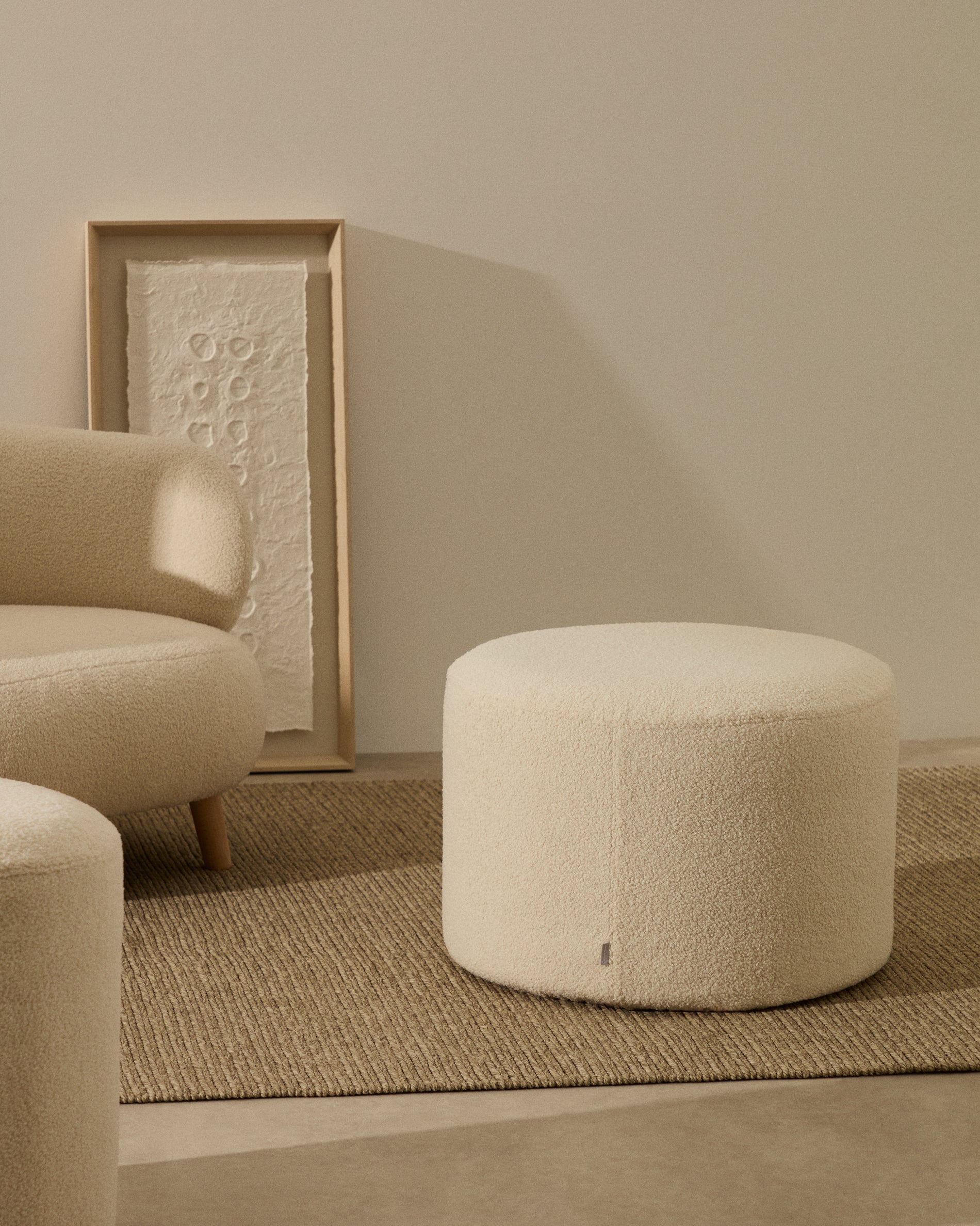 Kaeli footrest with removable cover in ecru bouclé Ø 60 cm - Lifestyle