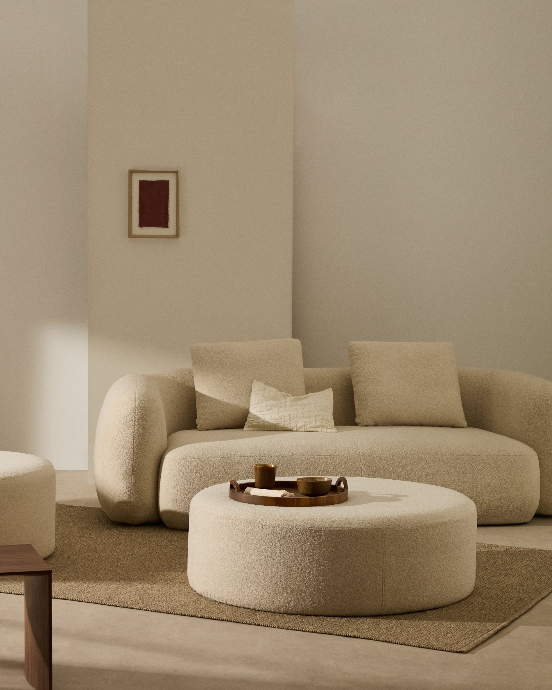 Kaeli footrest with removable cover in ecru bouclé Ø 120 cm - Lifestyle