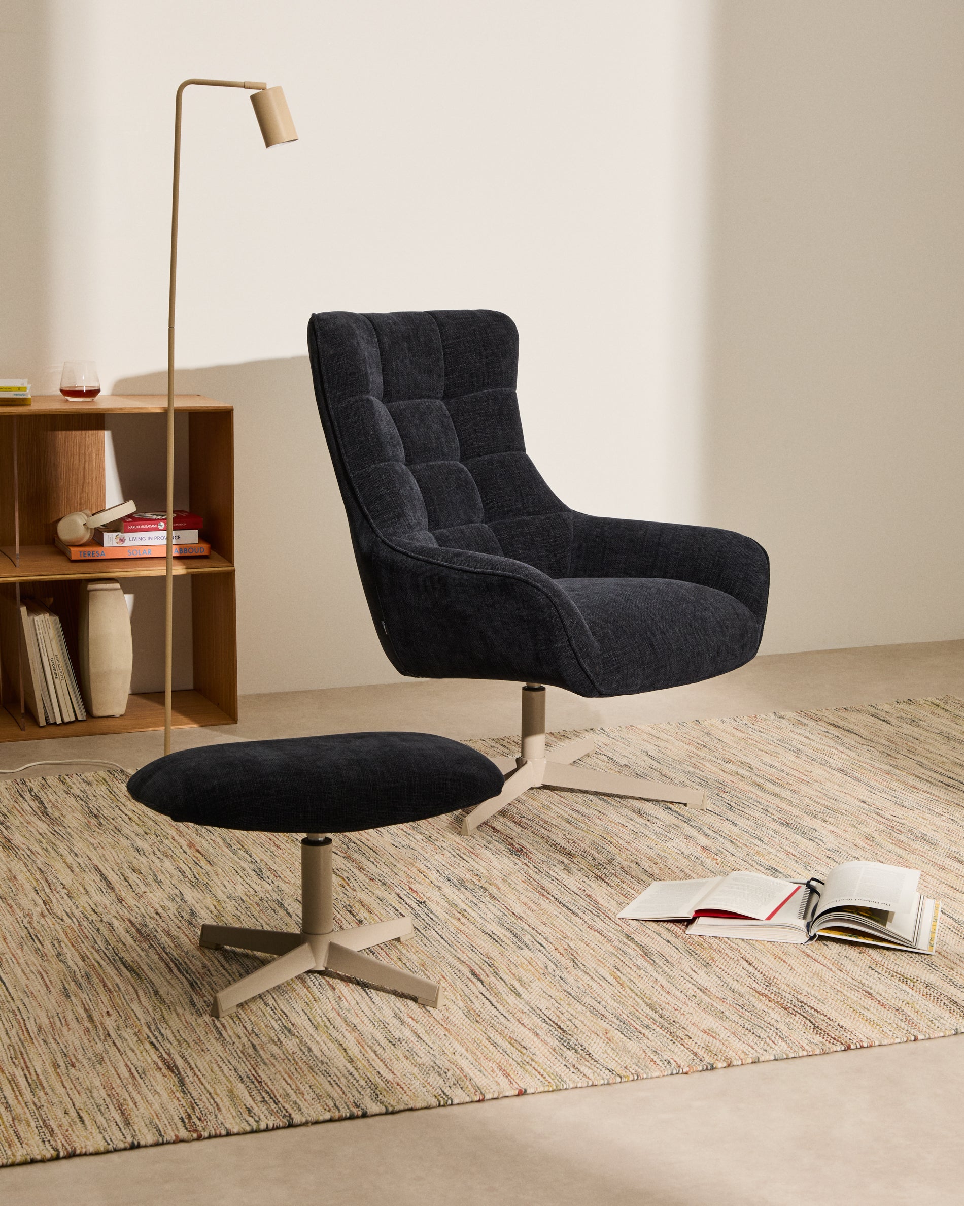 Teryl blue chenille footrest with grey-finished metal, FSC 100% - Lifestyle