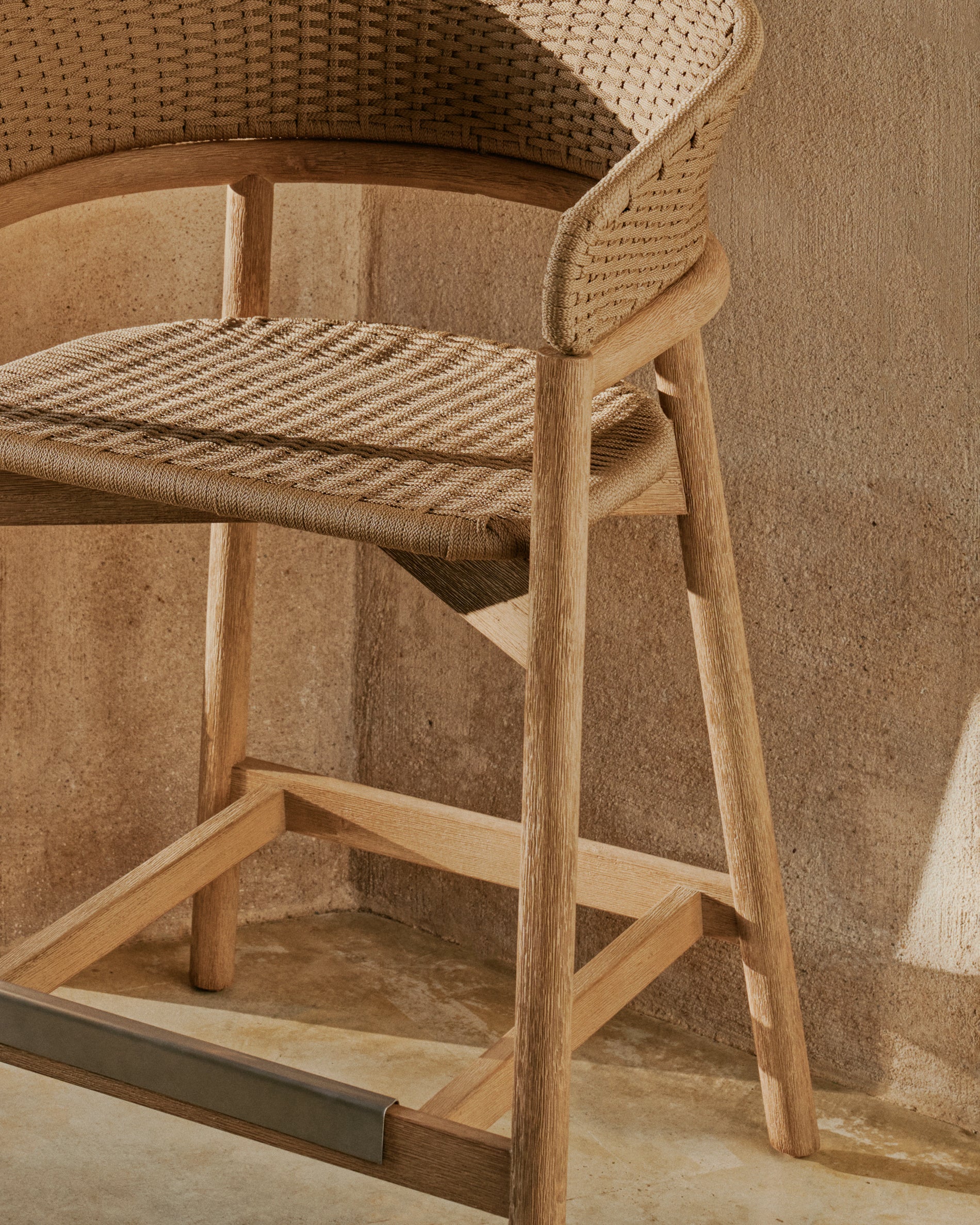 Arinella stool in FSC 100% solid acacia wood with natural finish and beige rope cord 65cm - Lifestyle