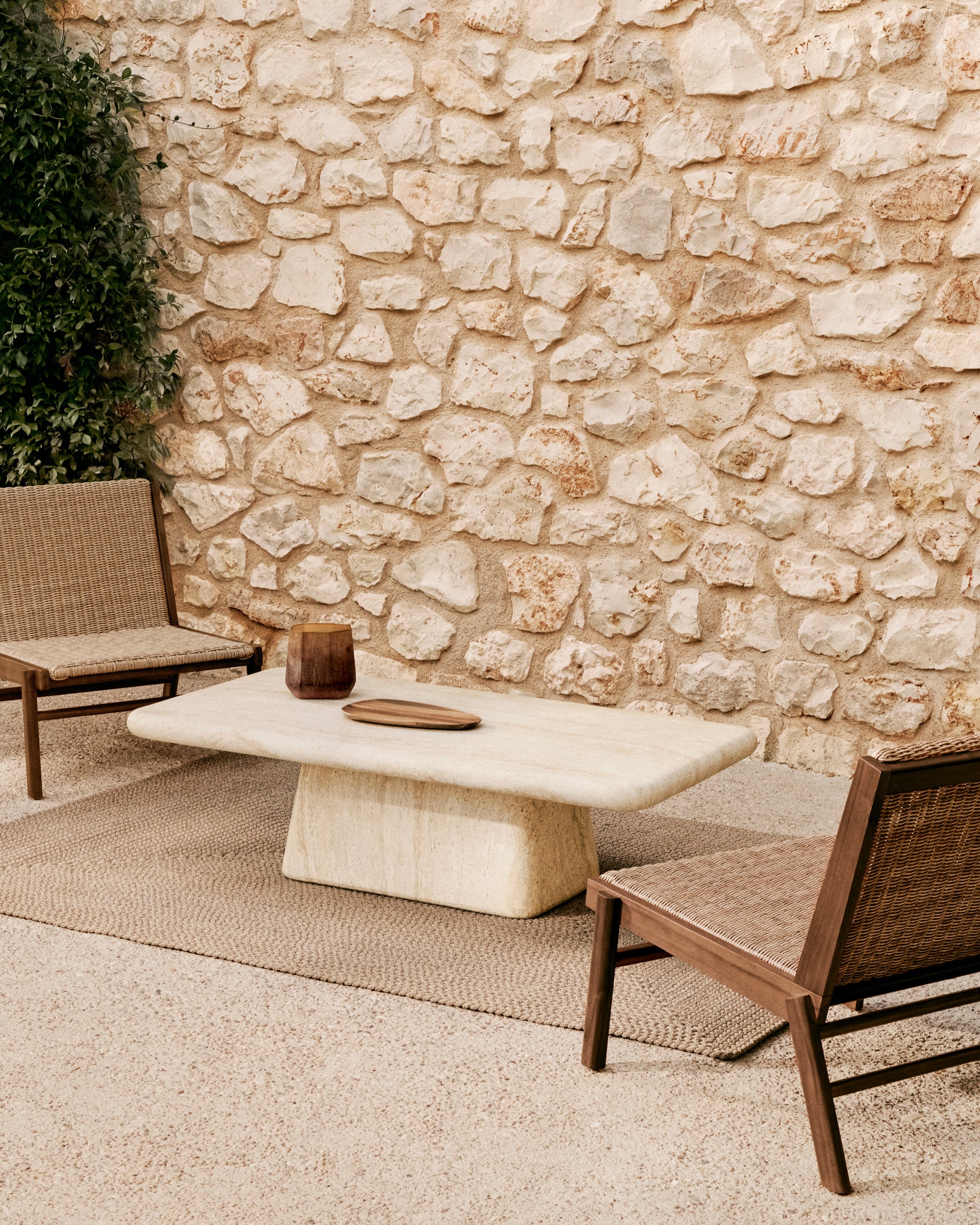 Drasi coffee table in cement with travertine-effect finish 140 x 70cm - Lifestyle