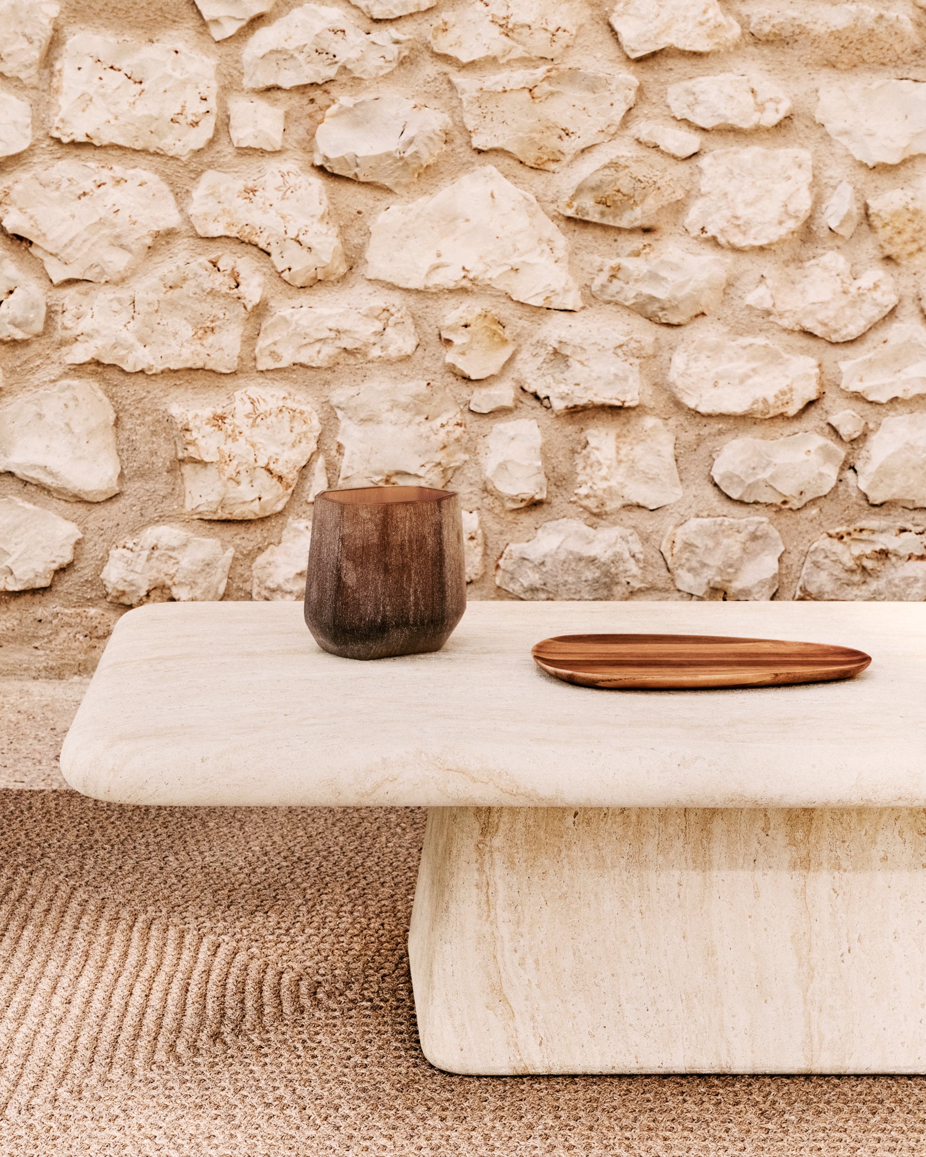 Drasi coffee table in cement with travertine-effect finish 140 x 70cm - Lifestyle
