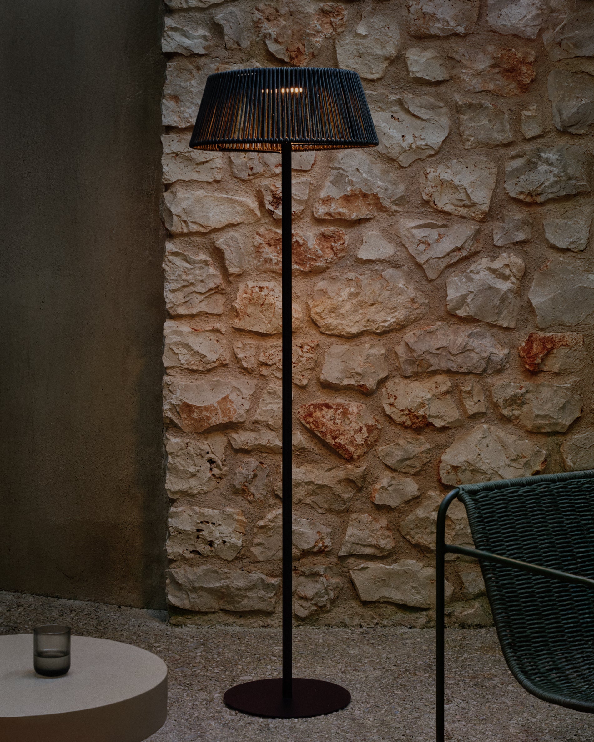 Aldet outdoor solar floor lamp in black and green mottled rope cord with black metal stand Ø46cm - Lifestyle