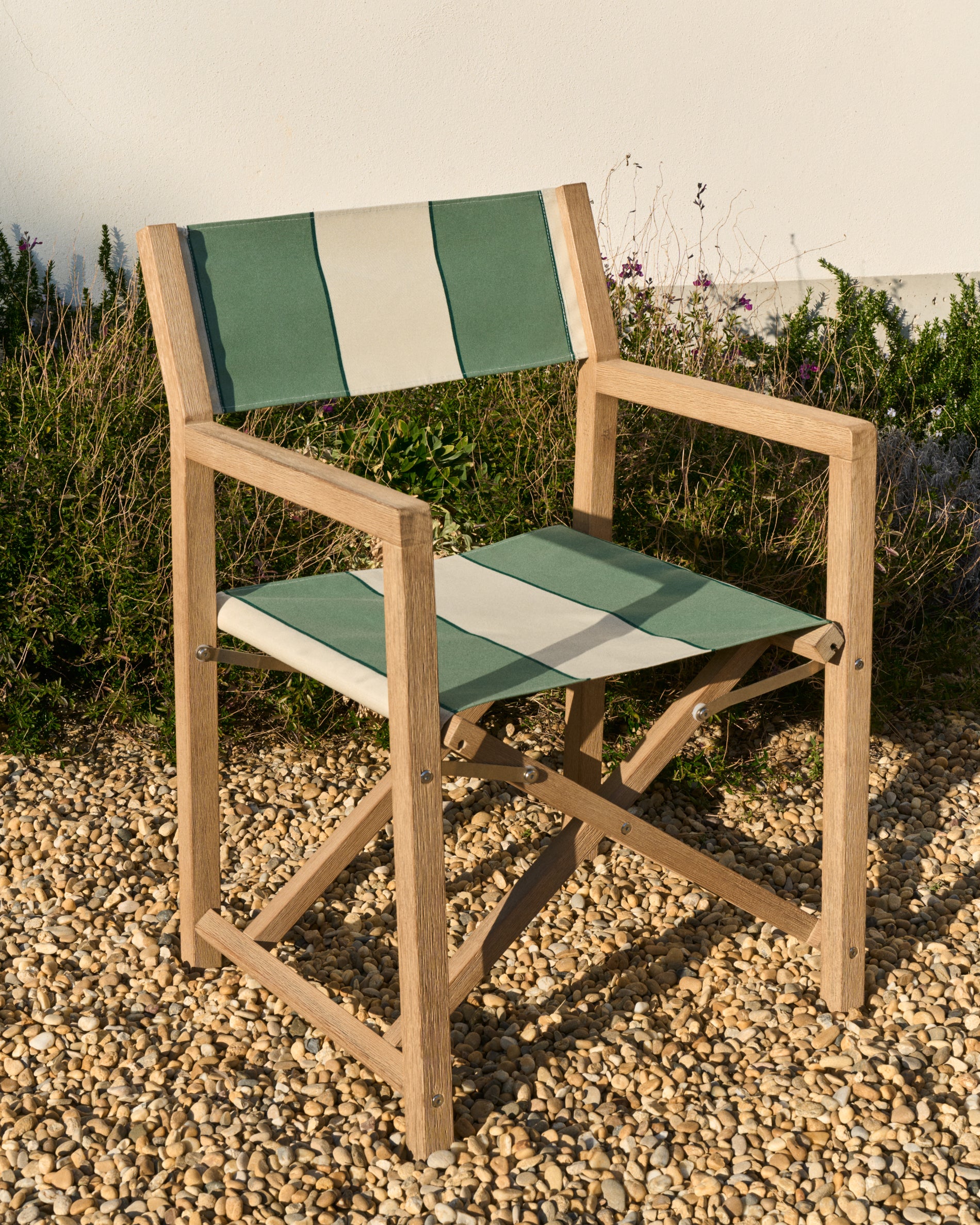 Vilara green and beige striped outdoor folding chair made of FSC 100% solid acacia wood - Lifestyle