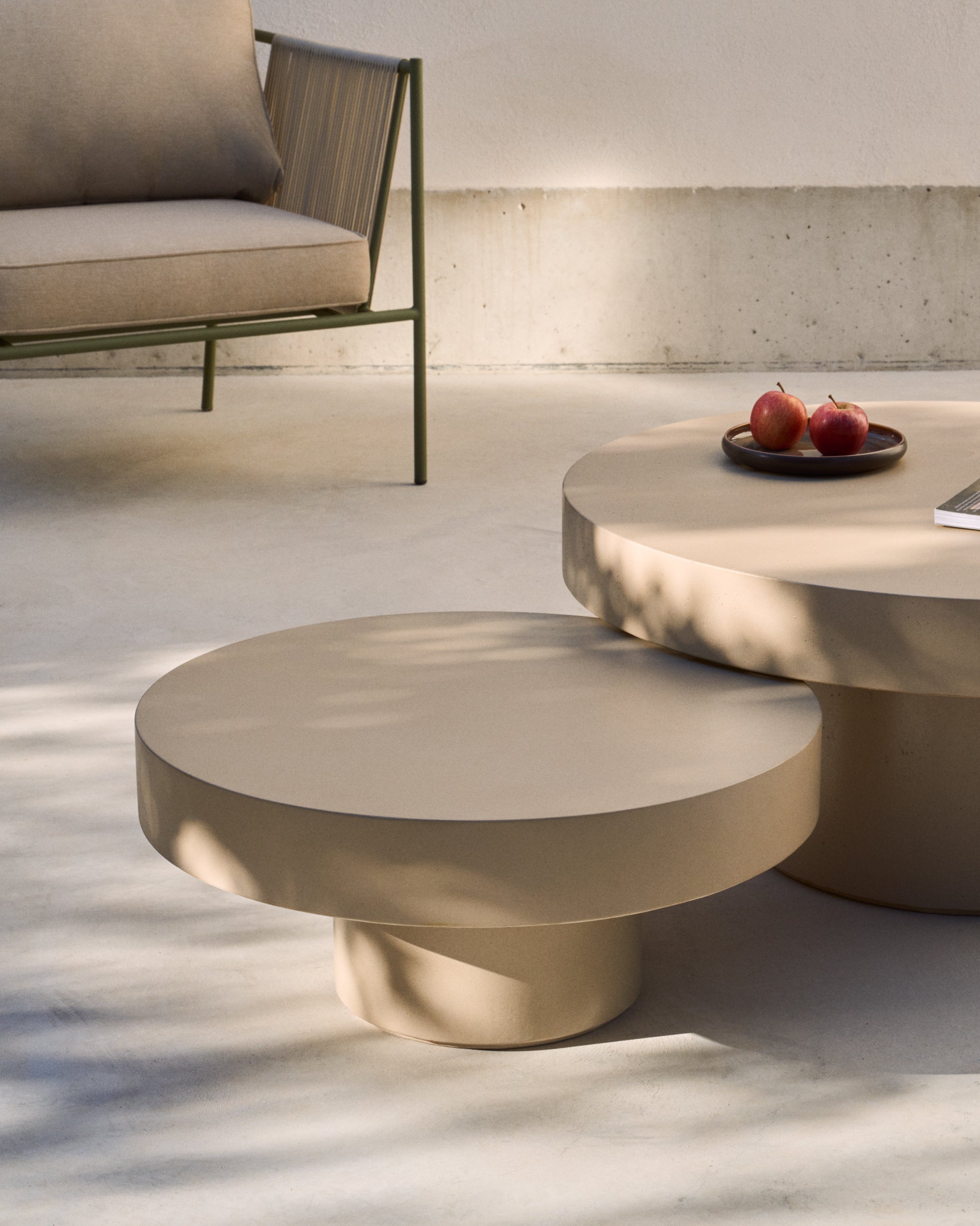 Aiguablava beige cement coffee table Ø66cm - Lifestyle