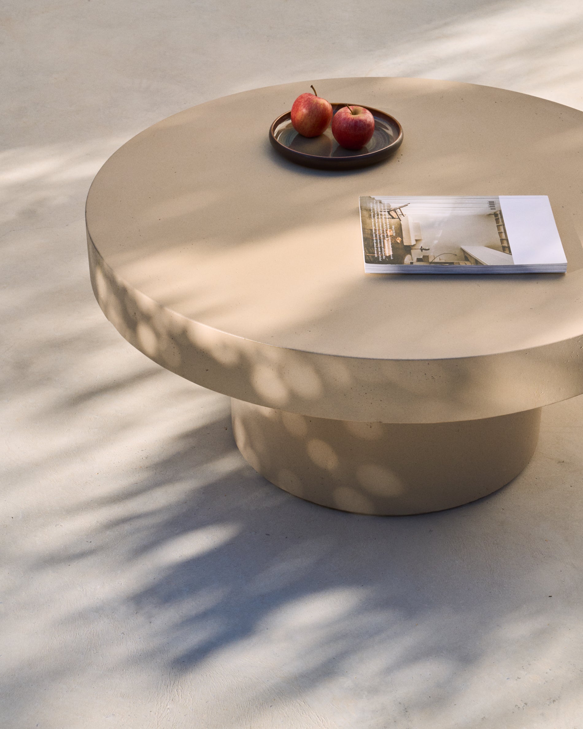 Aiguablava beige cement coffee table Ø90cm - Lifestyle