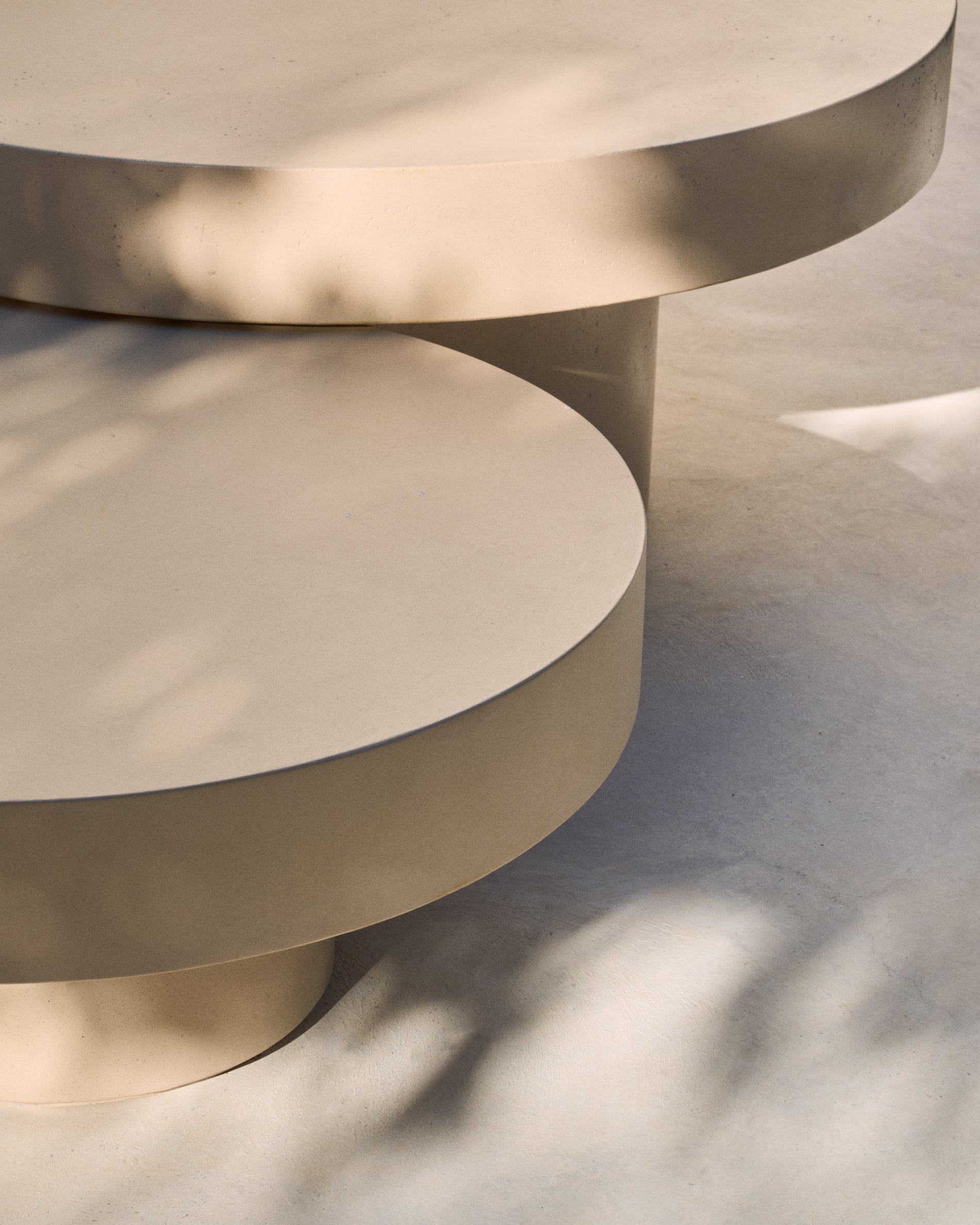 Aiguablava beige cement coffee table Ø90cm - Lifestyle
