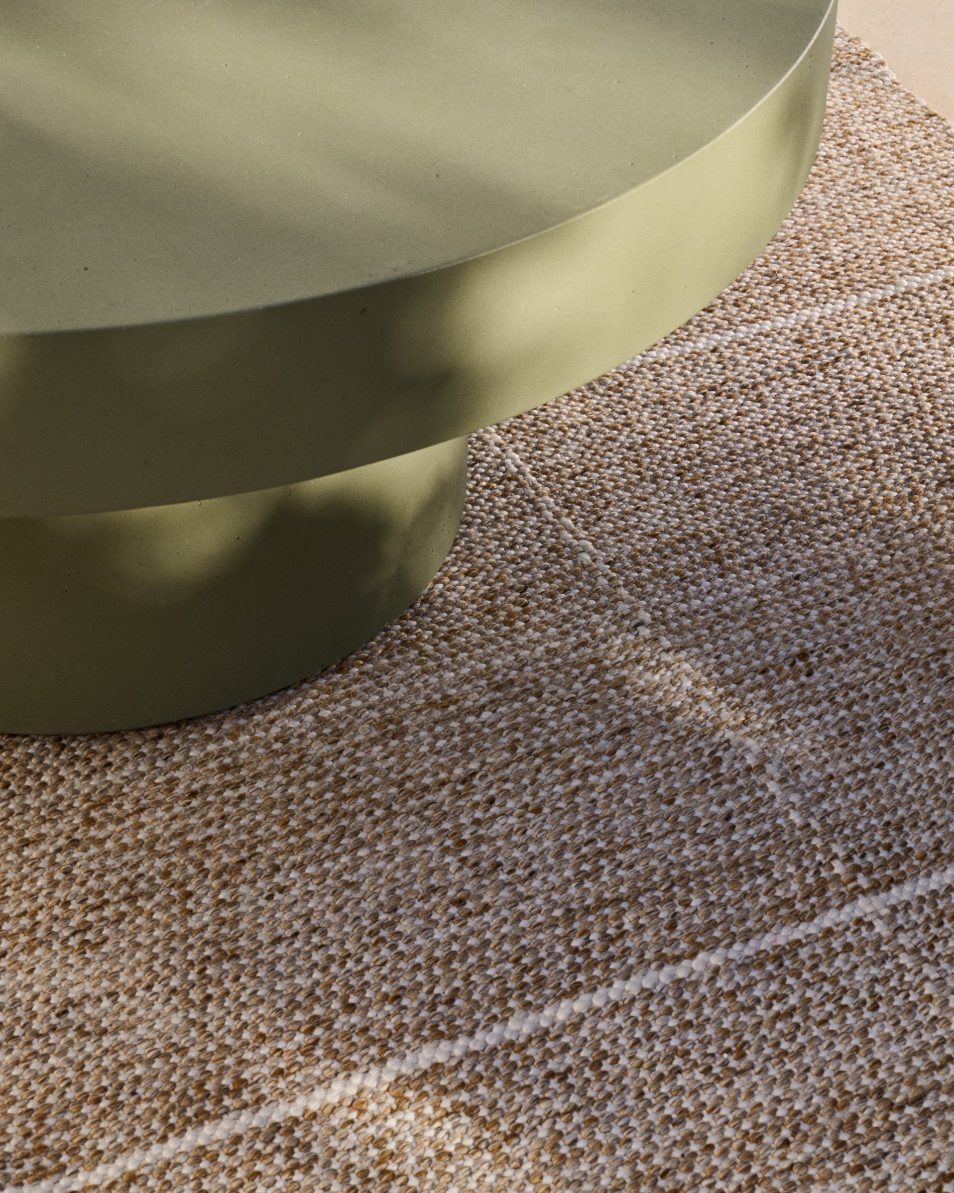 Aiguablava green cement coffee table Ø66cm - Lifestyle