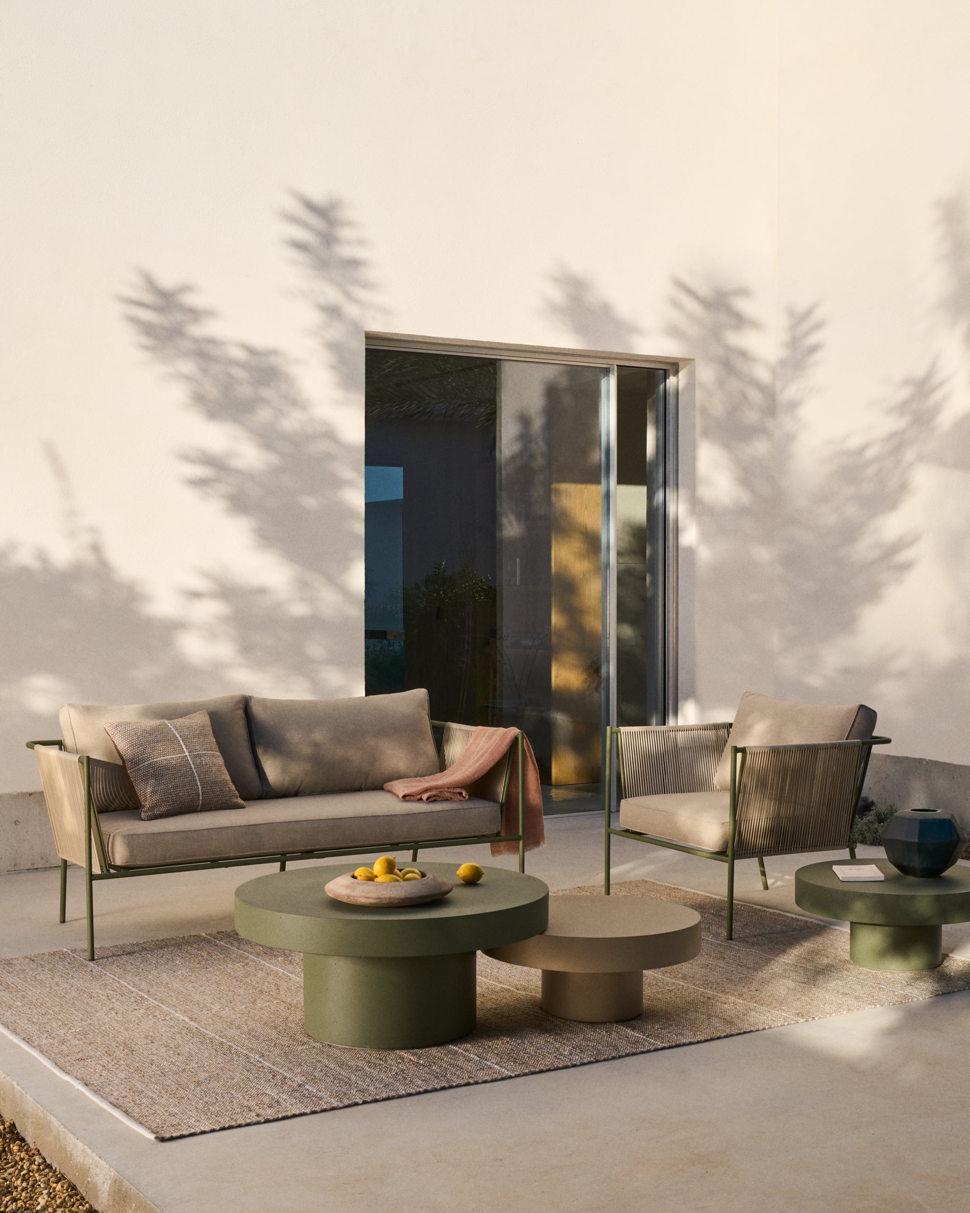 Zivia outdoor armchair in ecru rope cord and green galvanised steel - Lifestyle