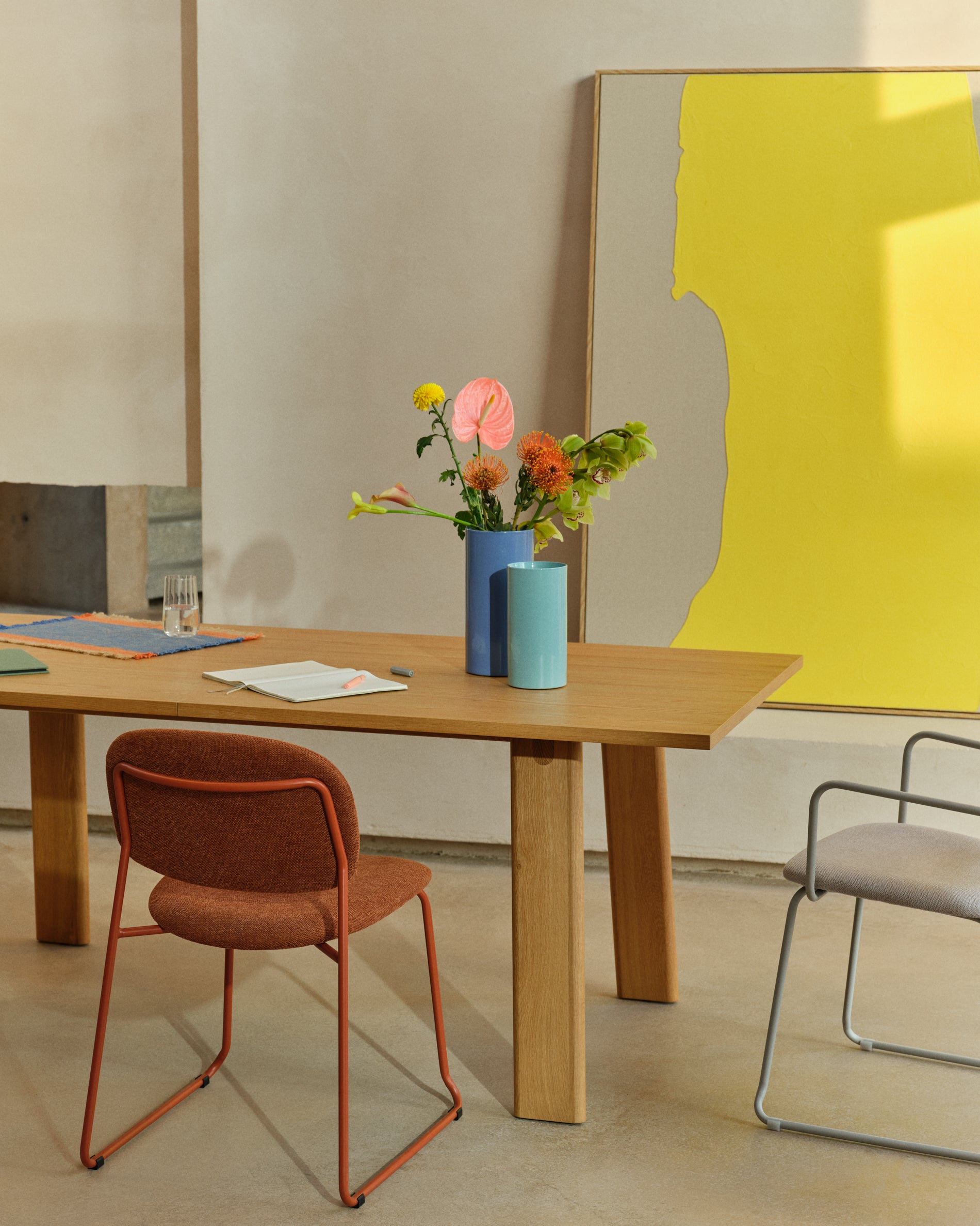 Arlen extendable table in solid oak wood and veneer with a natural finish 200(250)x95cm FSC Mix Credit - Lifestyle