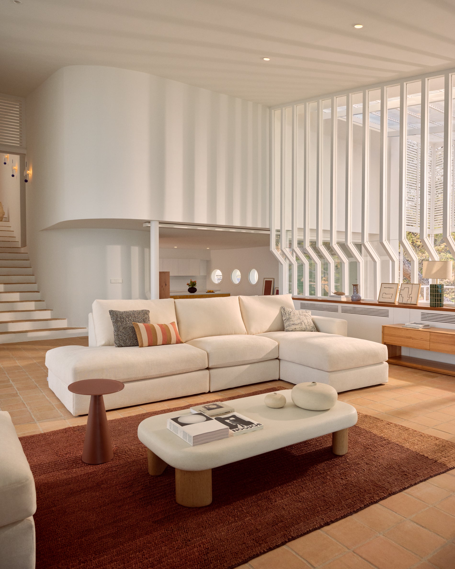 Alea ecru chenille 5-seater modular sofa with right chaise longue and removable cover 340cm - Lifestyle