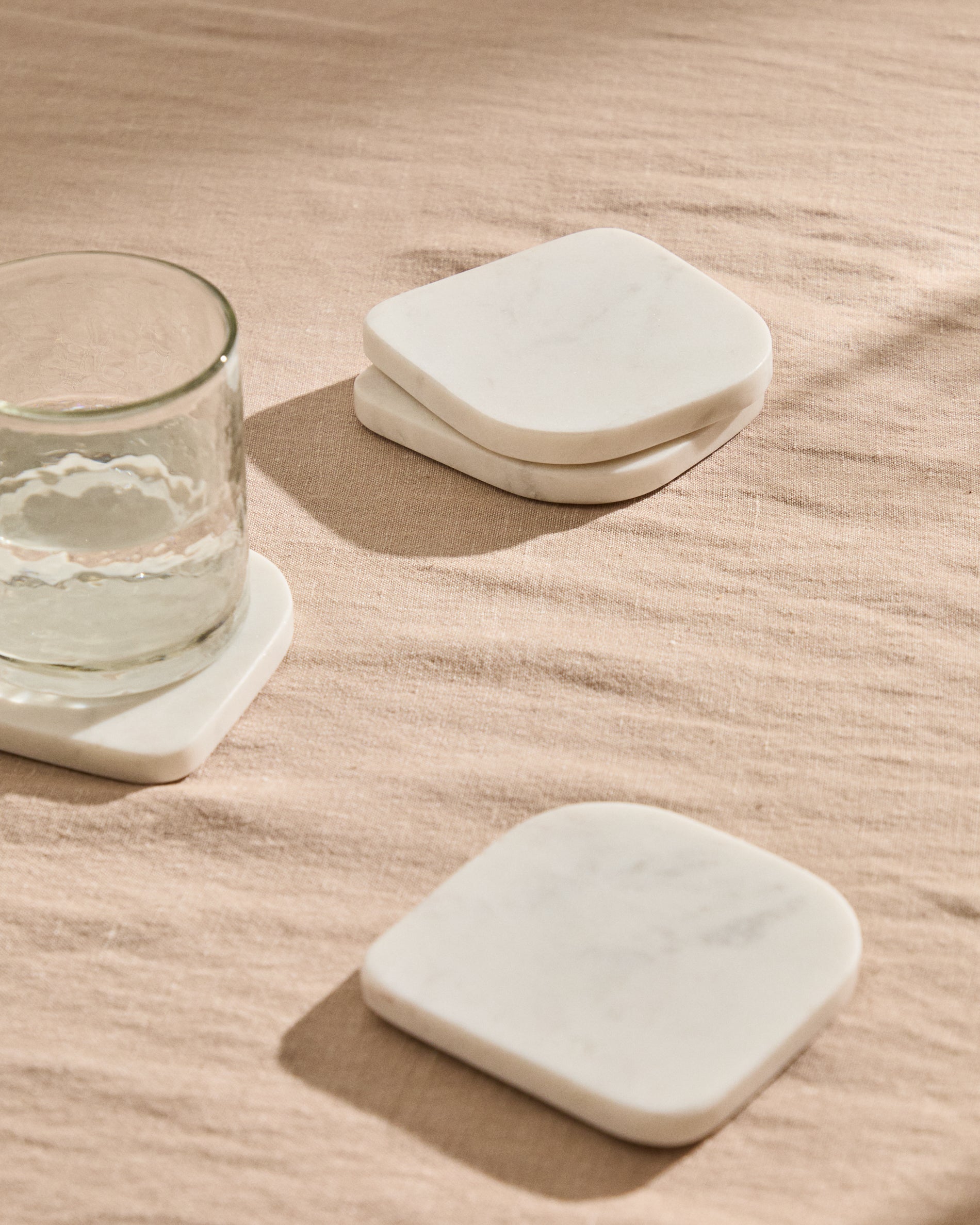 Zera set of 4 white marble coasters - Lifestyle
