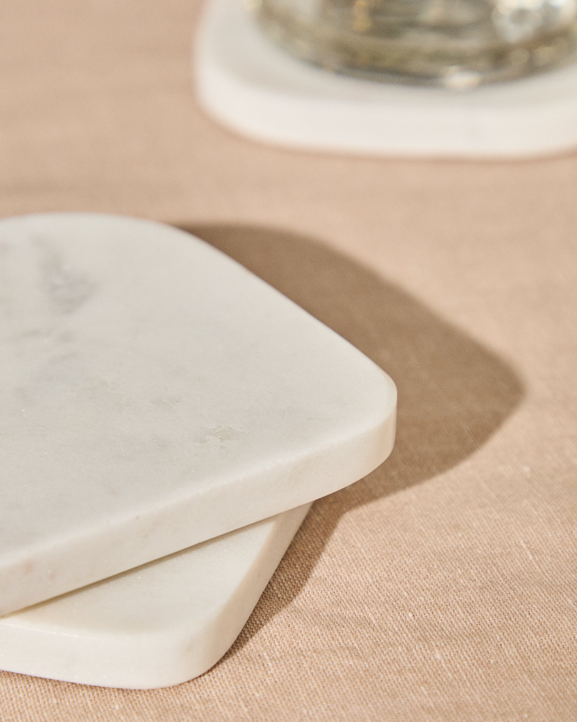 Zera set of 4 white marble coasters - Lifestyle