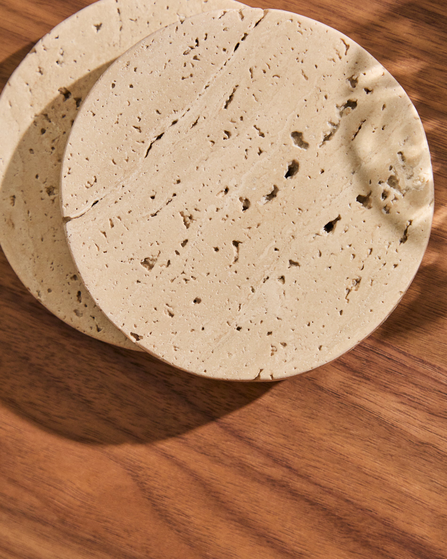 Zera set of 4 beige marble coasters - Lifestyle