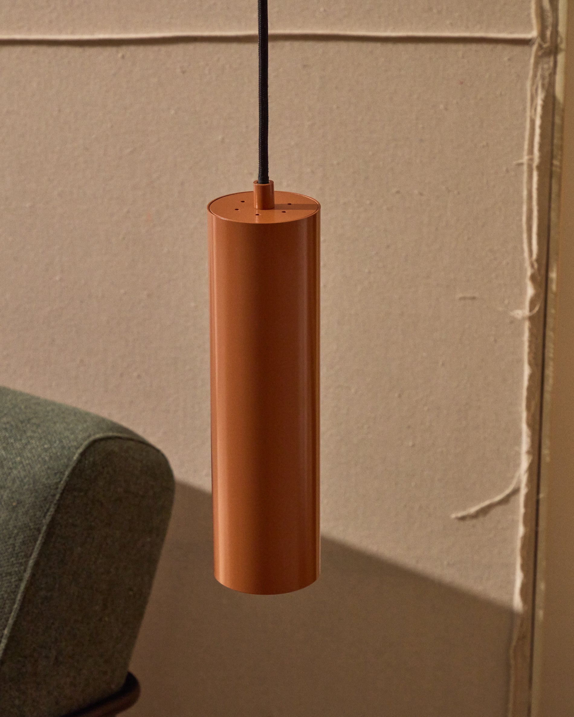 Andia aluminium ceiling lamp with terracotta painted finish - Lifestyle