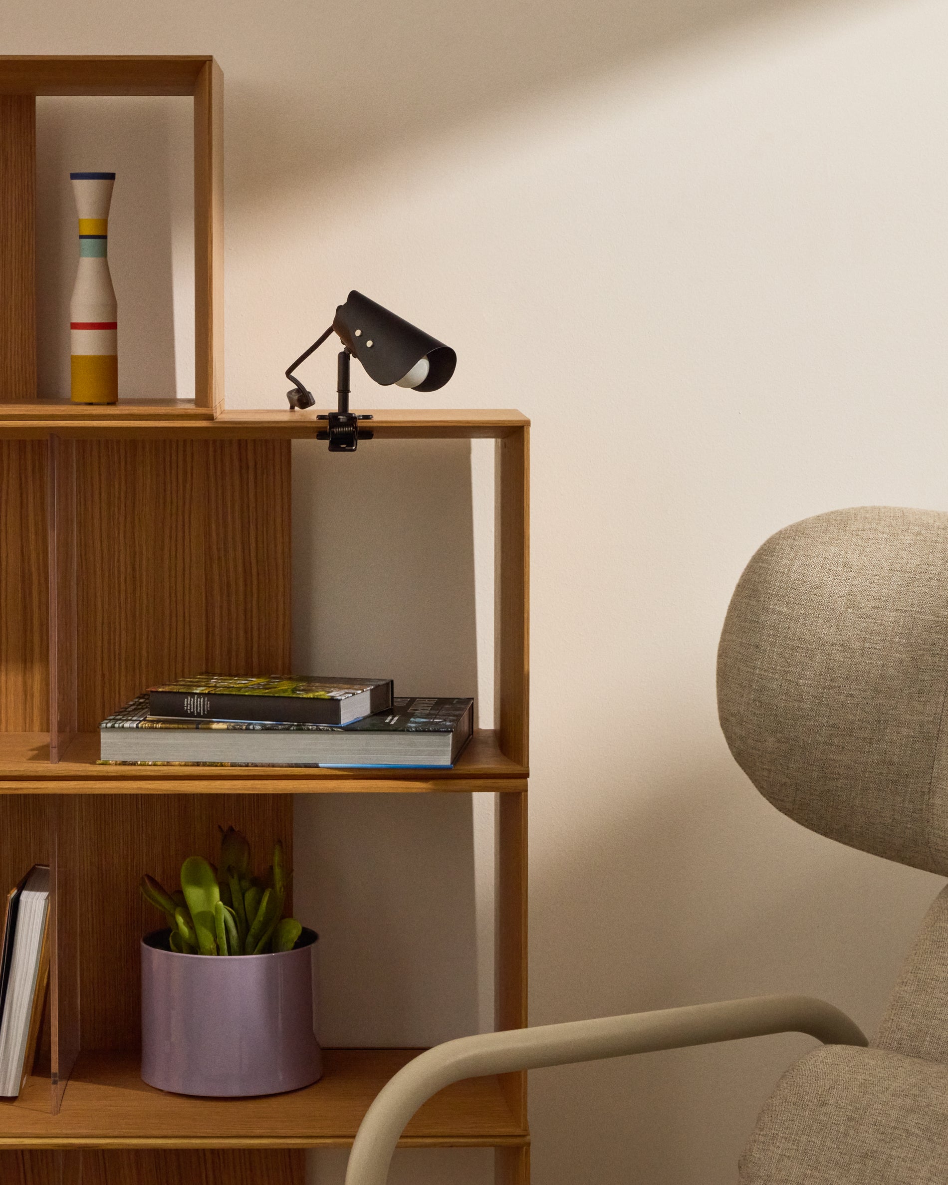 Jula small lamp with clamp in black metal - Lifestyle