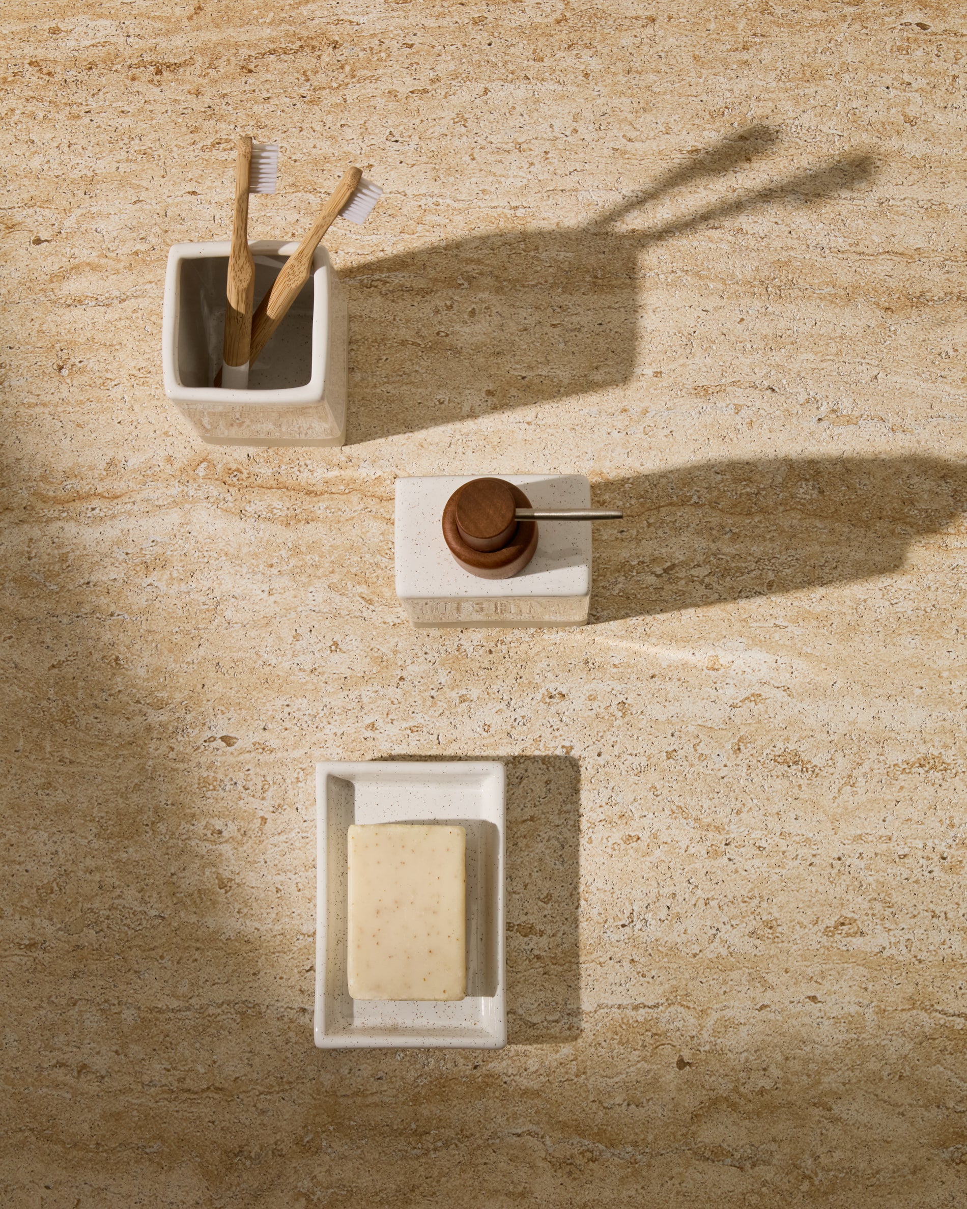 Careli beige stoneware toothbrush holder - Lifestyle