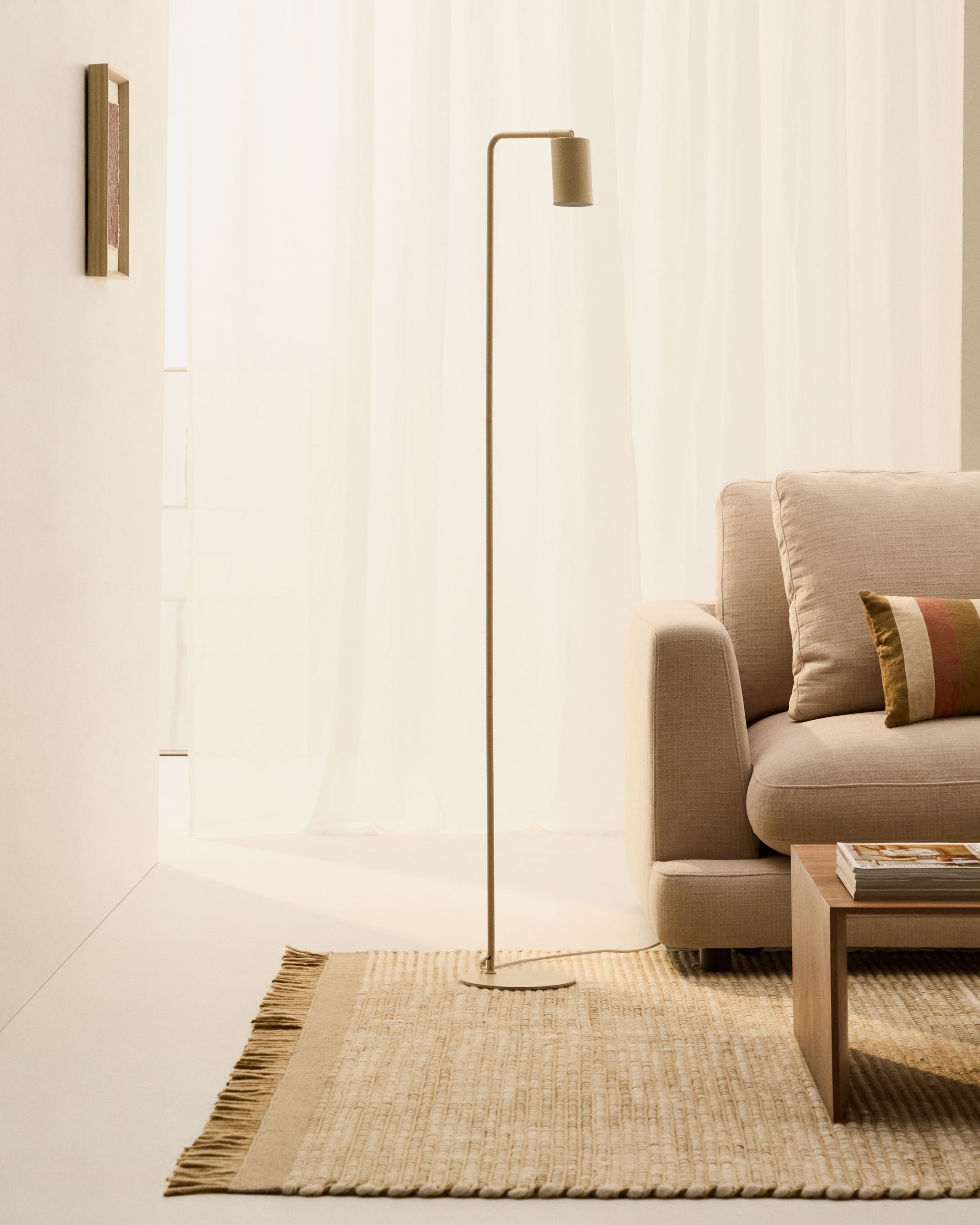 Manie metal floor lamp with beige textured finish - Lifestyle