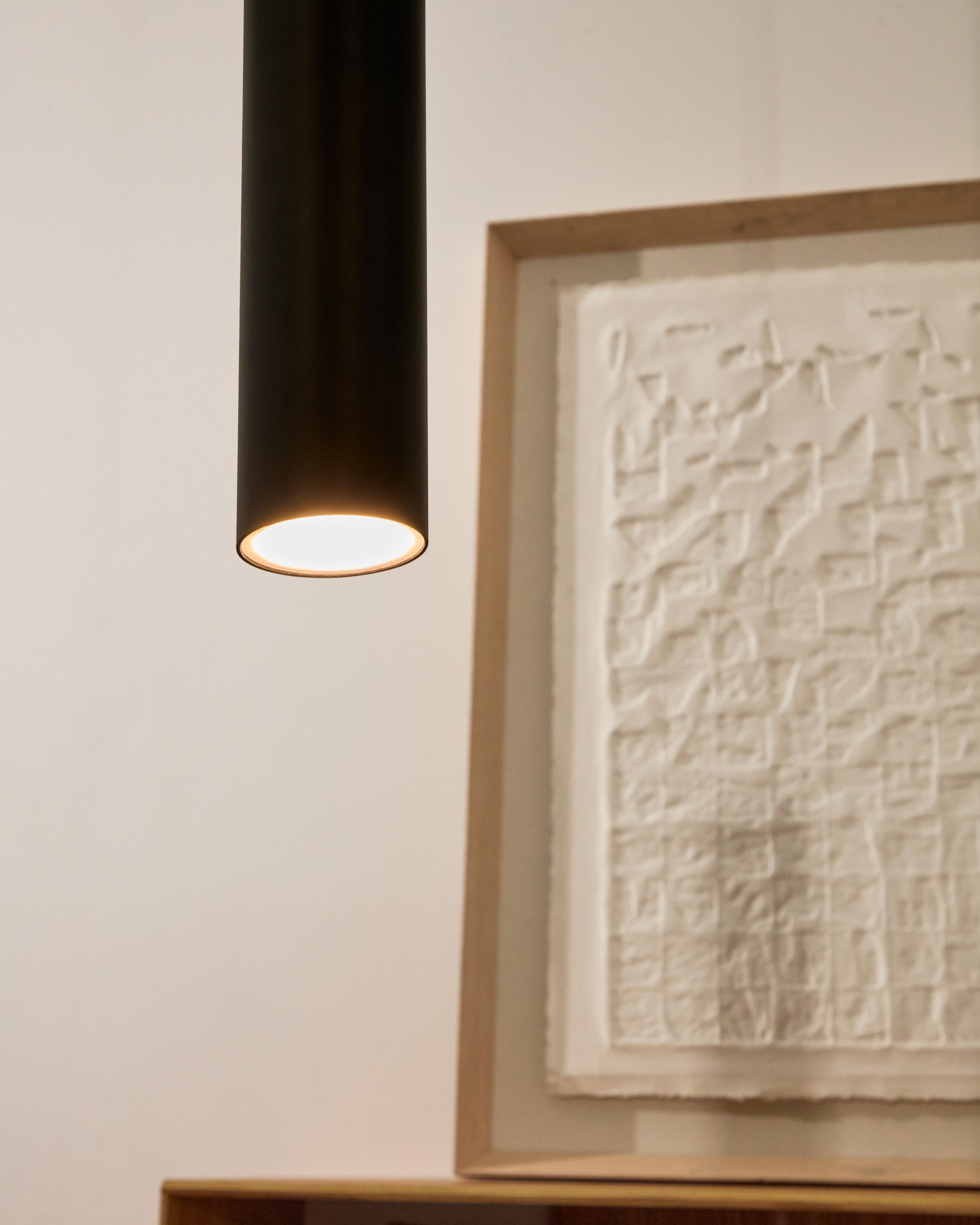 Andia aluminium ceiling lamp with black painted finish - Lifestyle