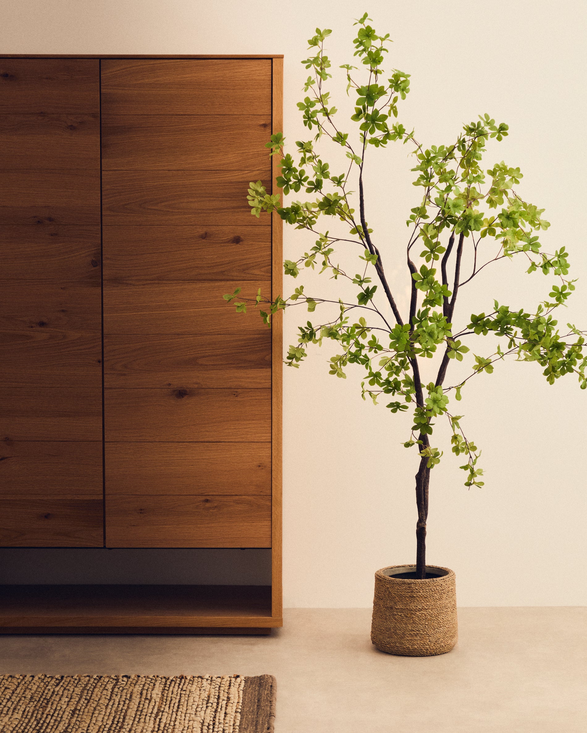 Enkianthus artificial tree with black pot 214 cm - Lifestyle