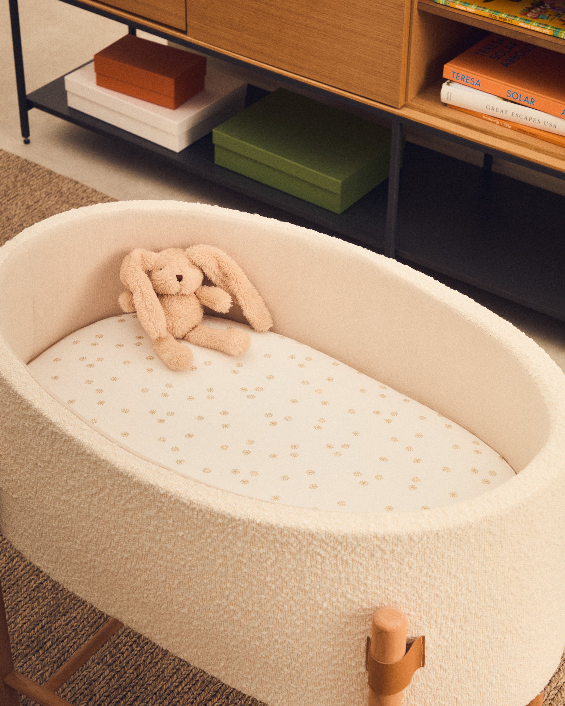 100% cotton, sun print, bottom sheet for Olna Moses basket 40 x 75 cm - Lifestyle