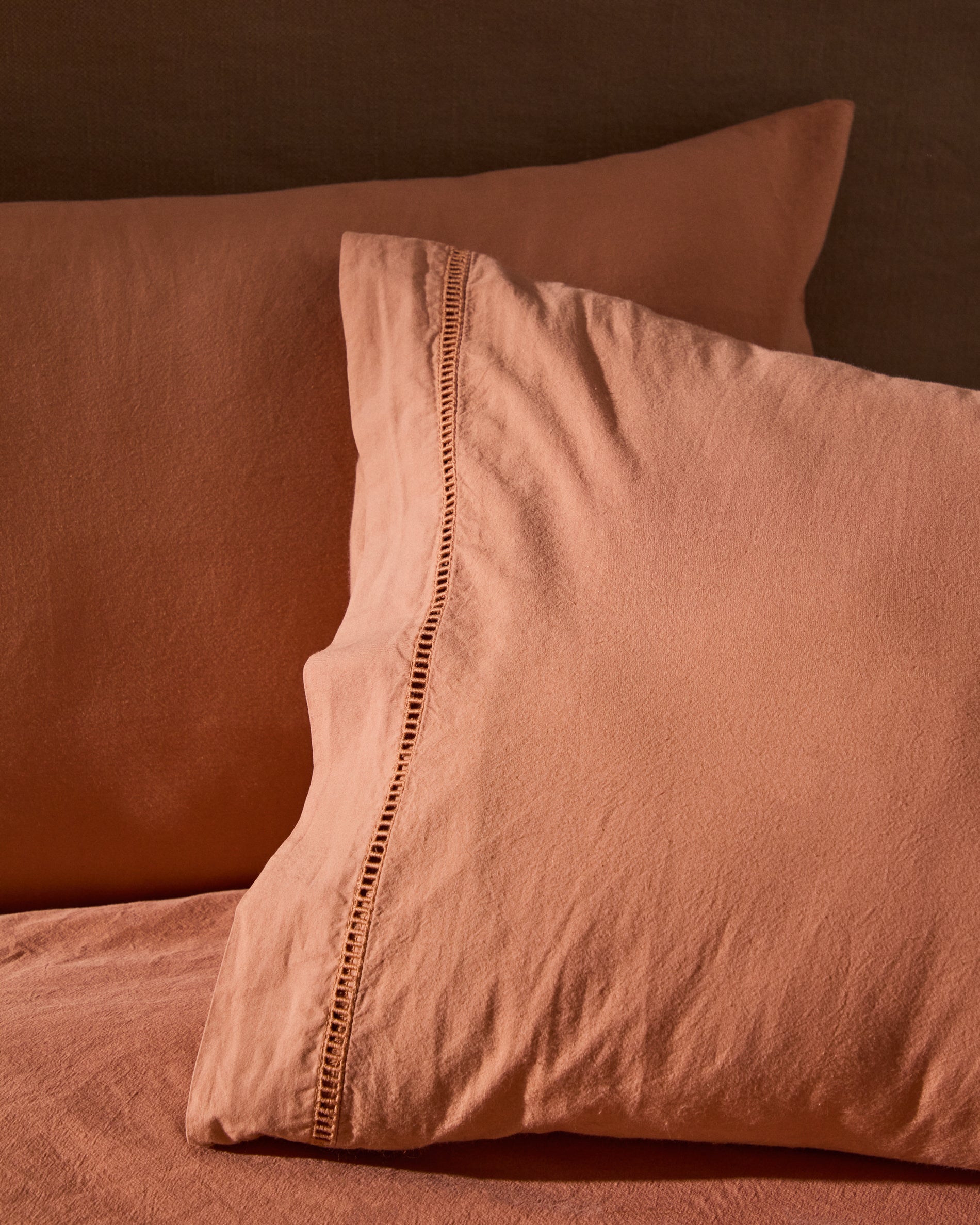 Caline Set of Duvet Cover and Pillowcases 100% Cotton Terracotta for 90 cm Bed - Lifestyle