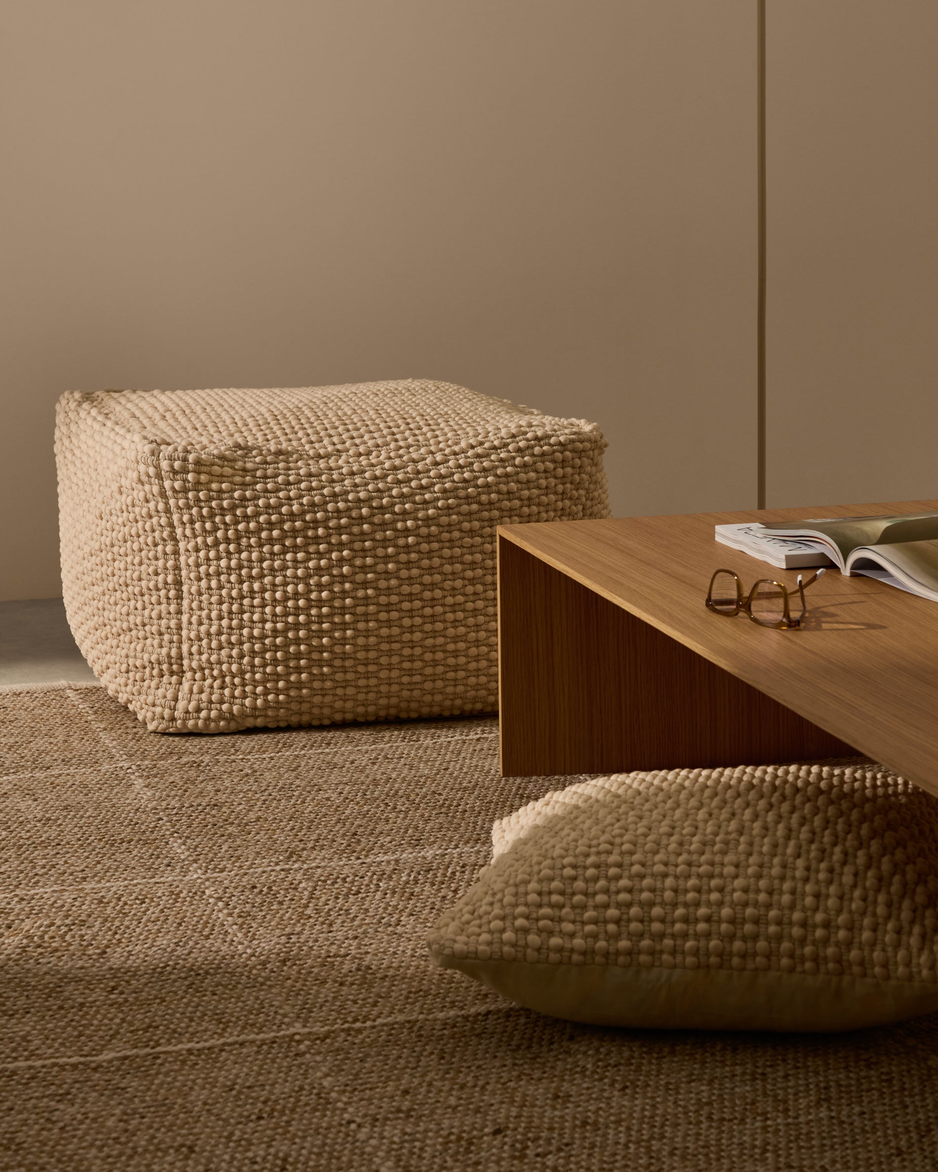 Mascarell pouffe, cotton and polyester in white, 60 x 60 cm - Lifestyle