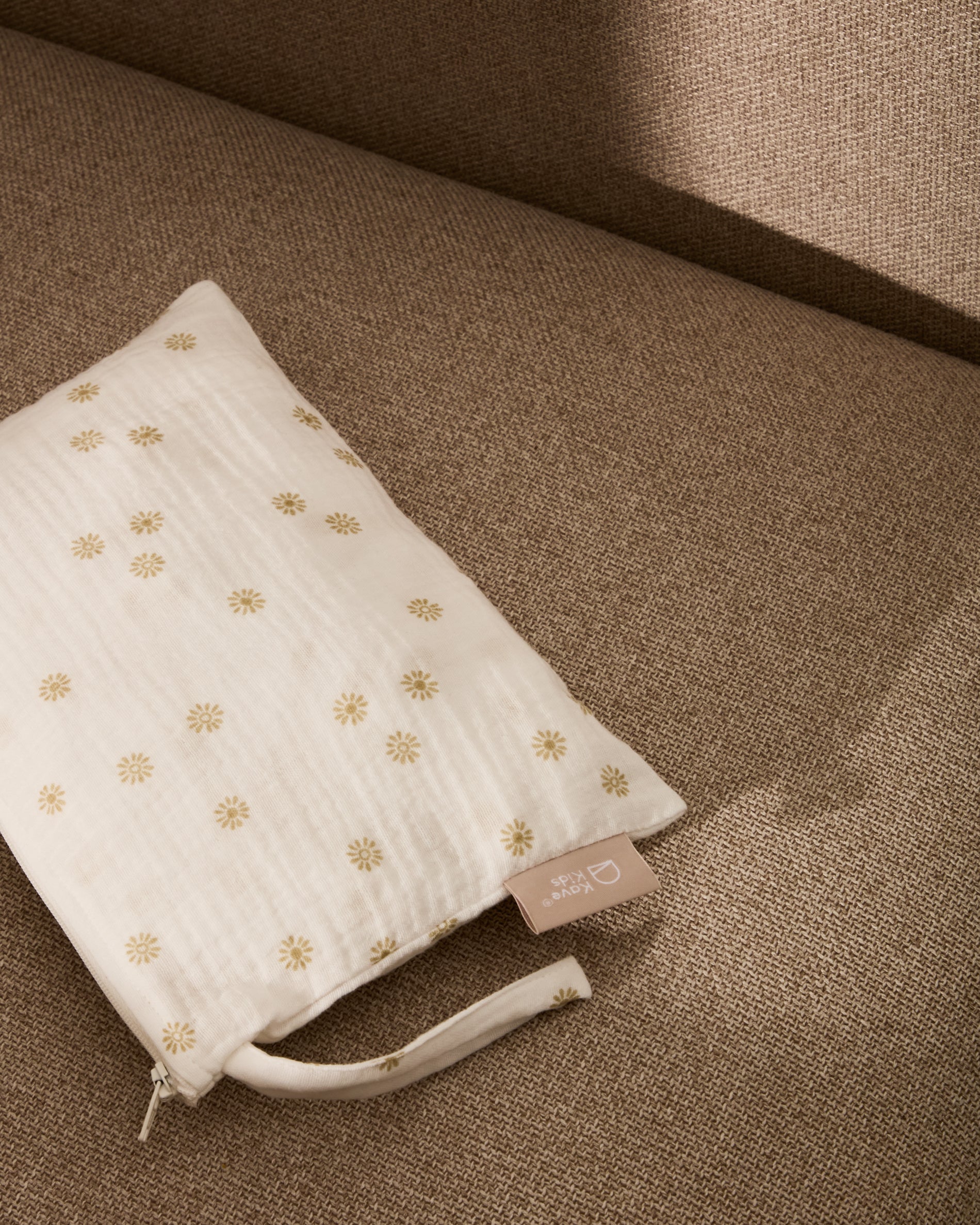 Olna toiletries bag in 100% cotton with a sun print - Lifestyle