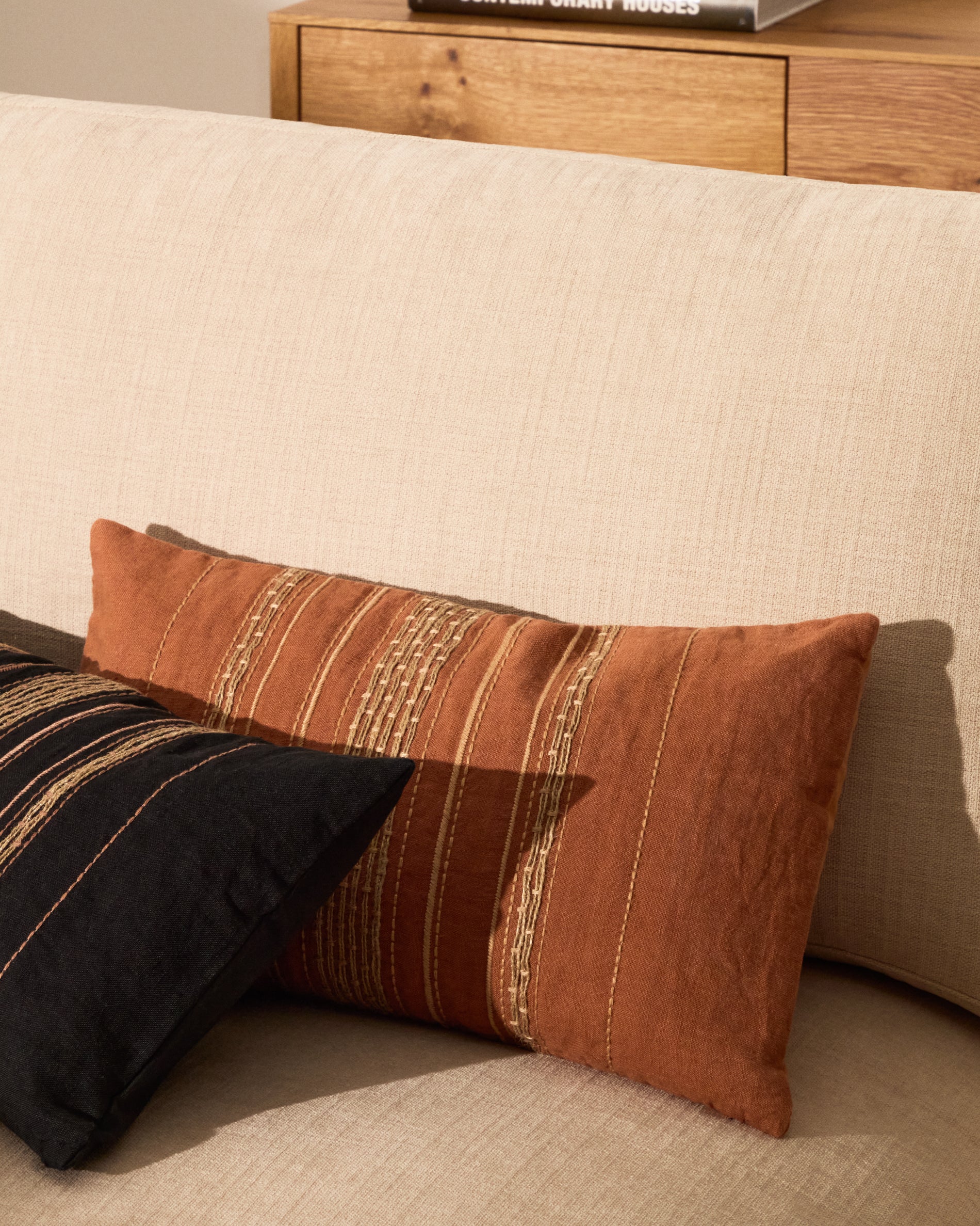 Sairu linen cushion cover with multicoloured jute embroidery 30 x 50cm - Lifestyle