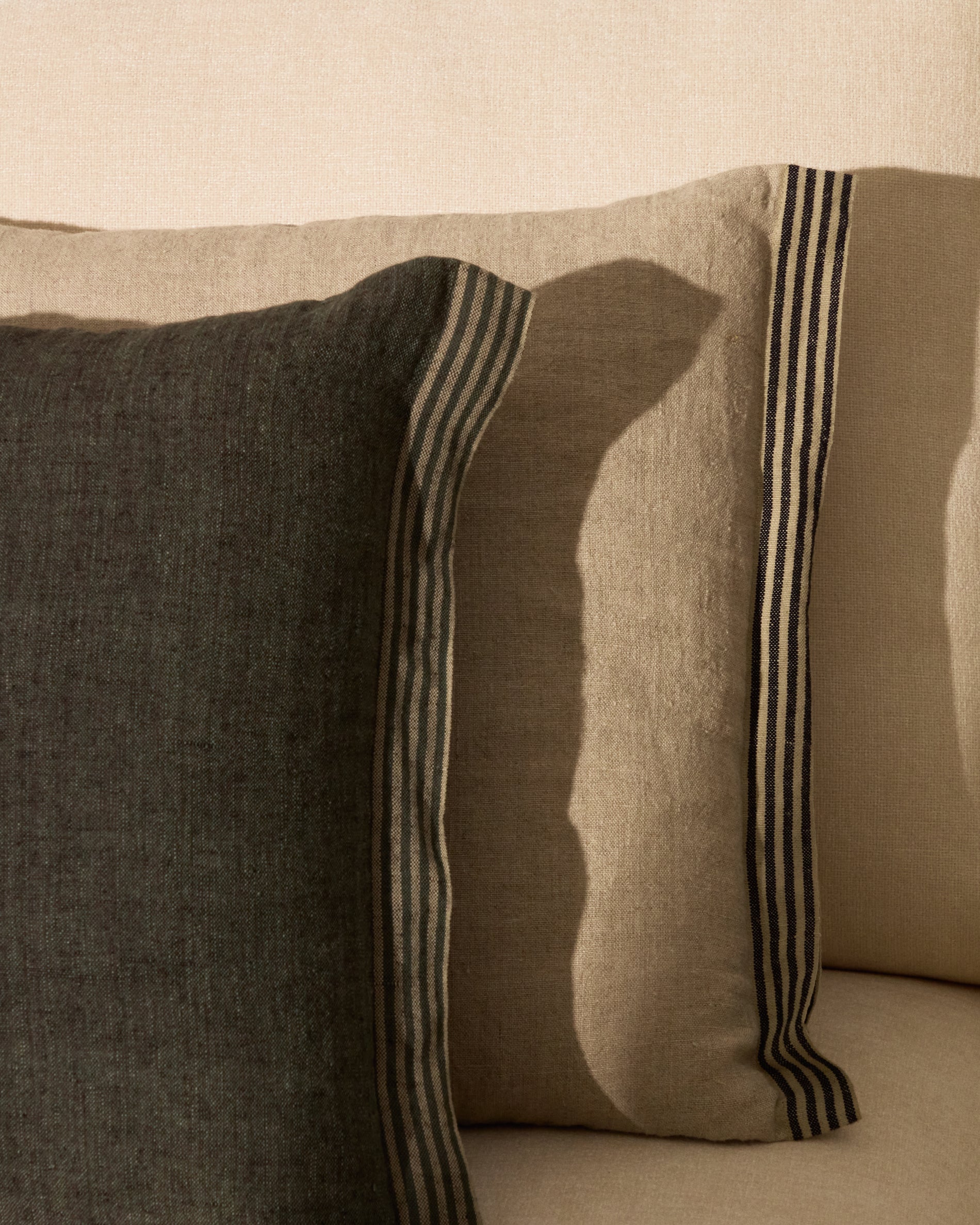 Niven green 100% melange linen cushion cover with side stripes 45 x 45cm - Lifestyle
